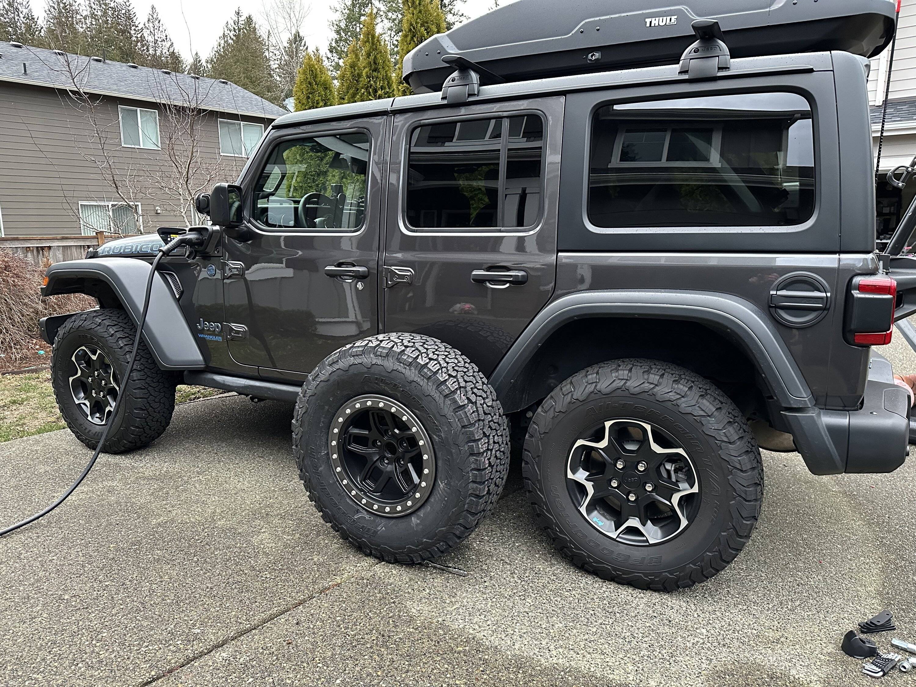Jeep Wrangler JL AEV Borah wheels on JL 20230204_005057471_iOS