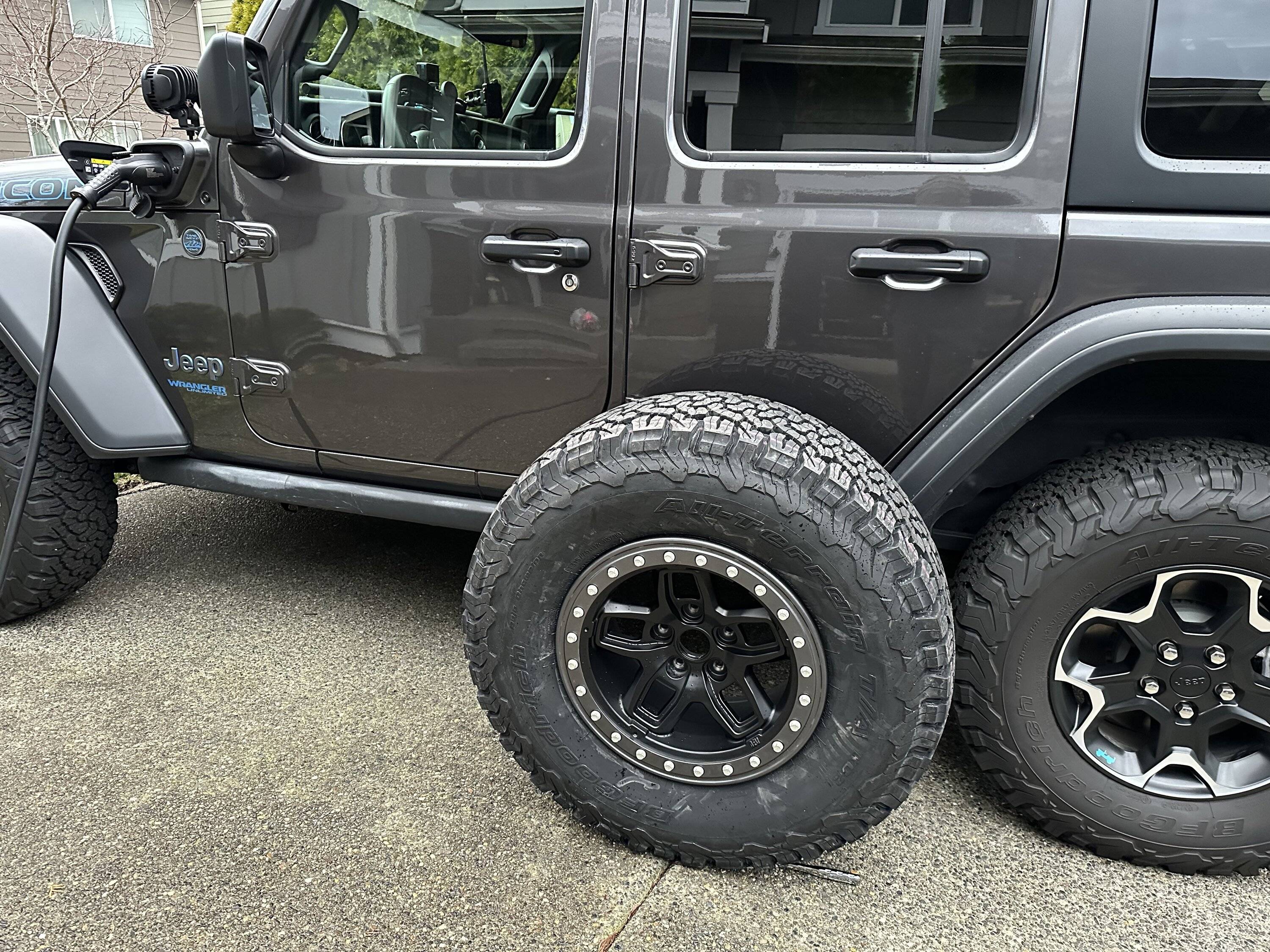 Jeep Wrangler JL AEV Borah wheels on JL 20230204_005104242_iOS