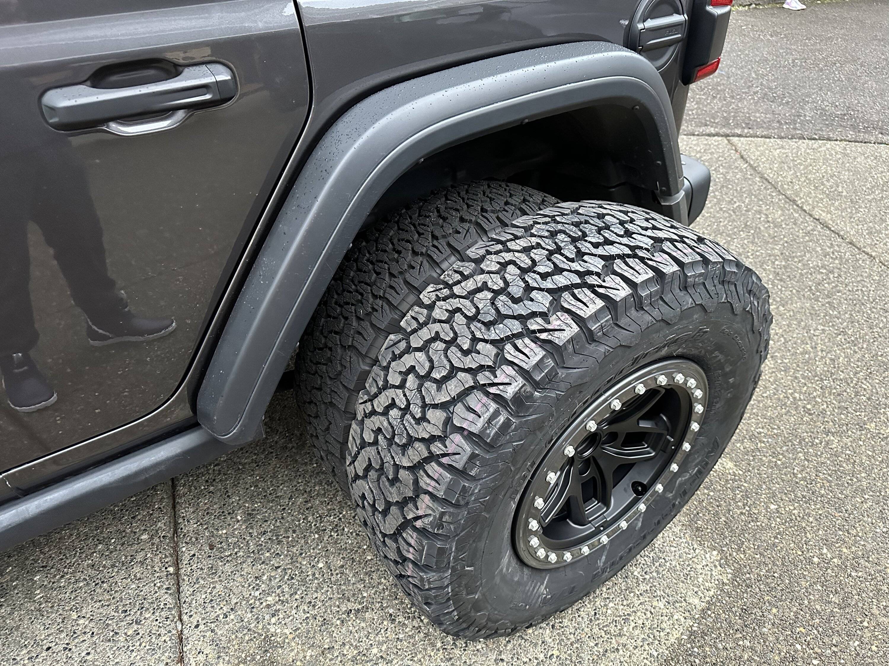 Jeep Wrangler JL AEV Borah wheels on JL 20230204_005211076_iOS