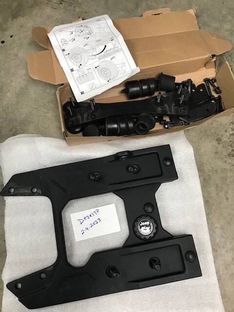 Jeep Wrangler JL Mopar Tailgate Reinforcement B75180CB-22E6-488D-B7E1-7FD1F5B1899D