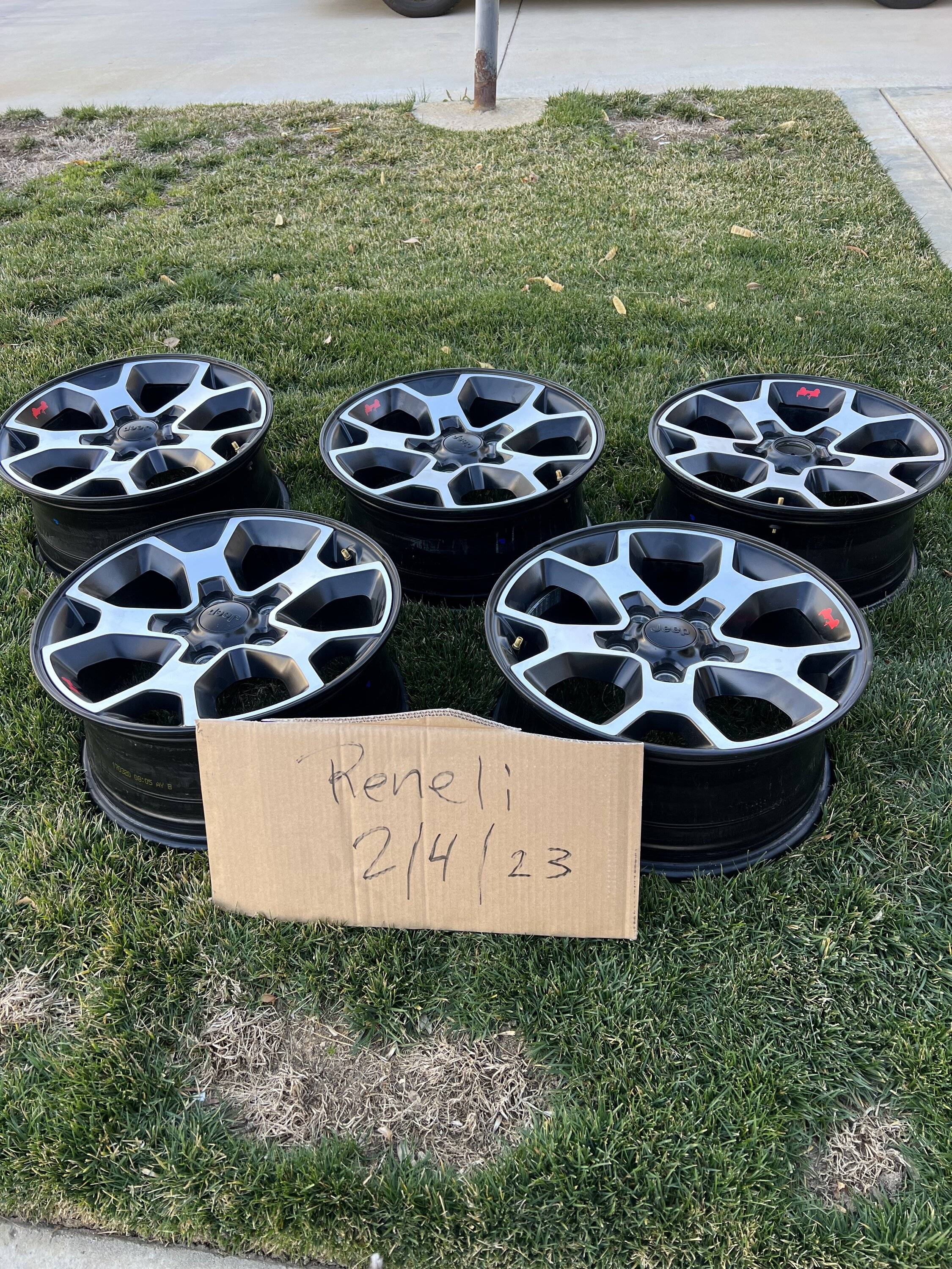 Jeep Wrangler JL 5 2021 Rubicon Wheels $200 E912DDA7-9BD2-424B-B4AE-58A5D75FD632