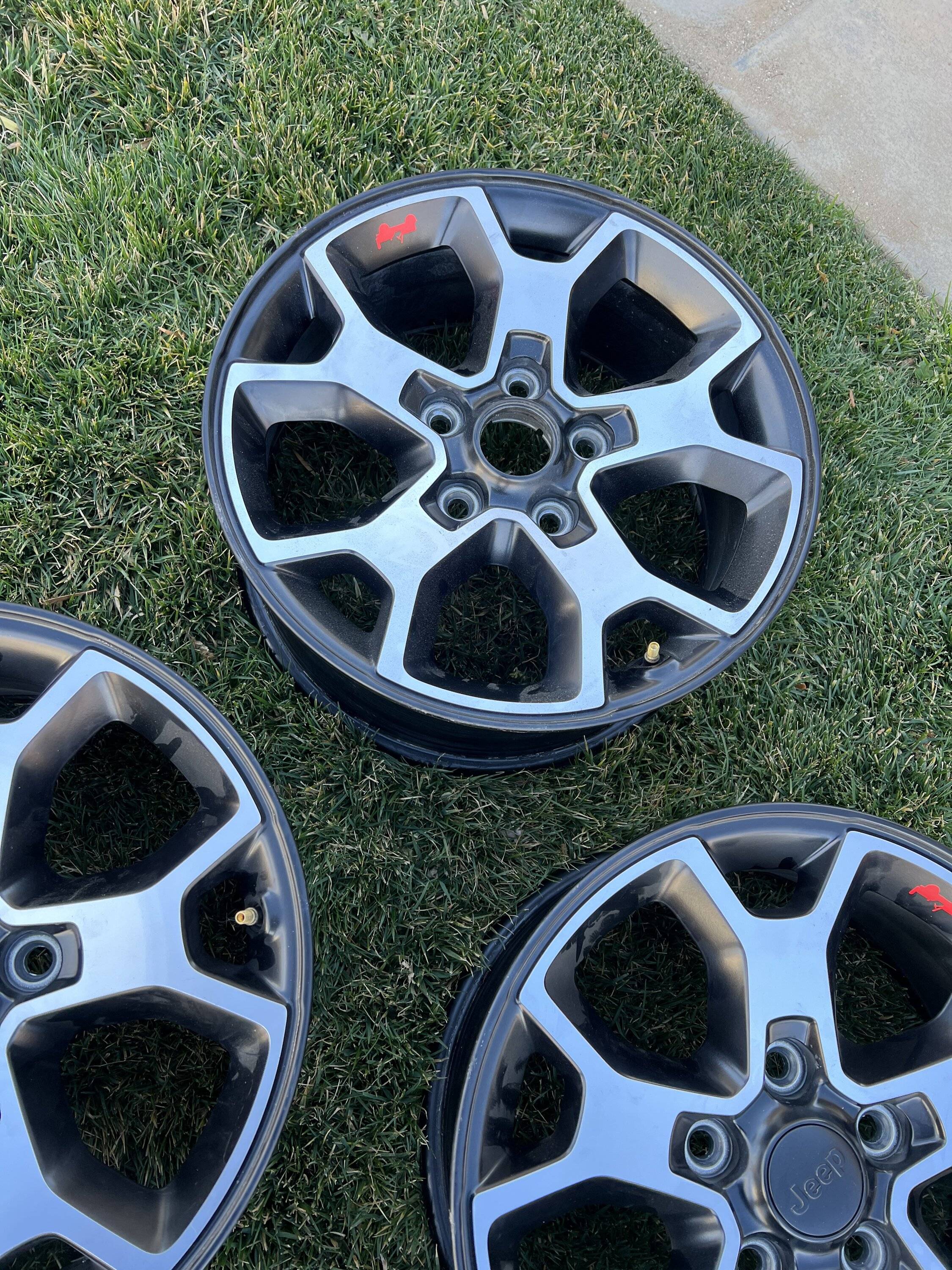 Jeep Wrangler JL 5 2021 Rubicon Wheels $200 34751B89-8519-41FC-AE41-890BD5446AF9