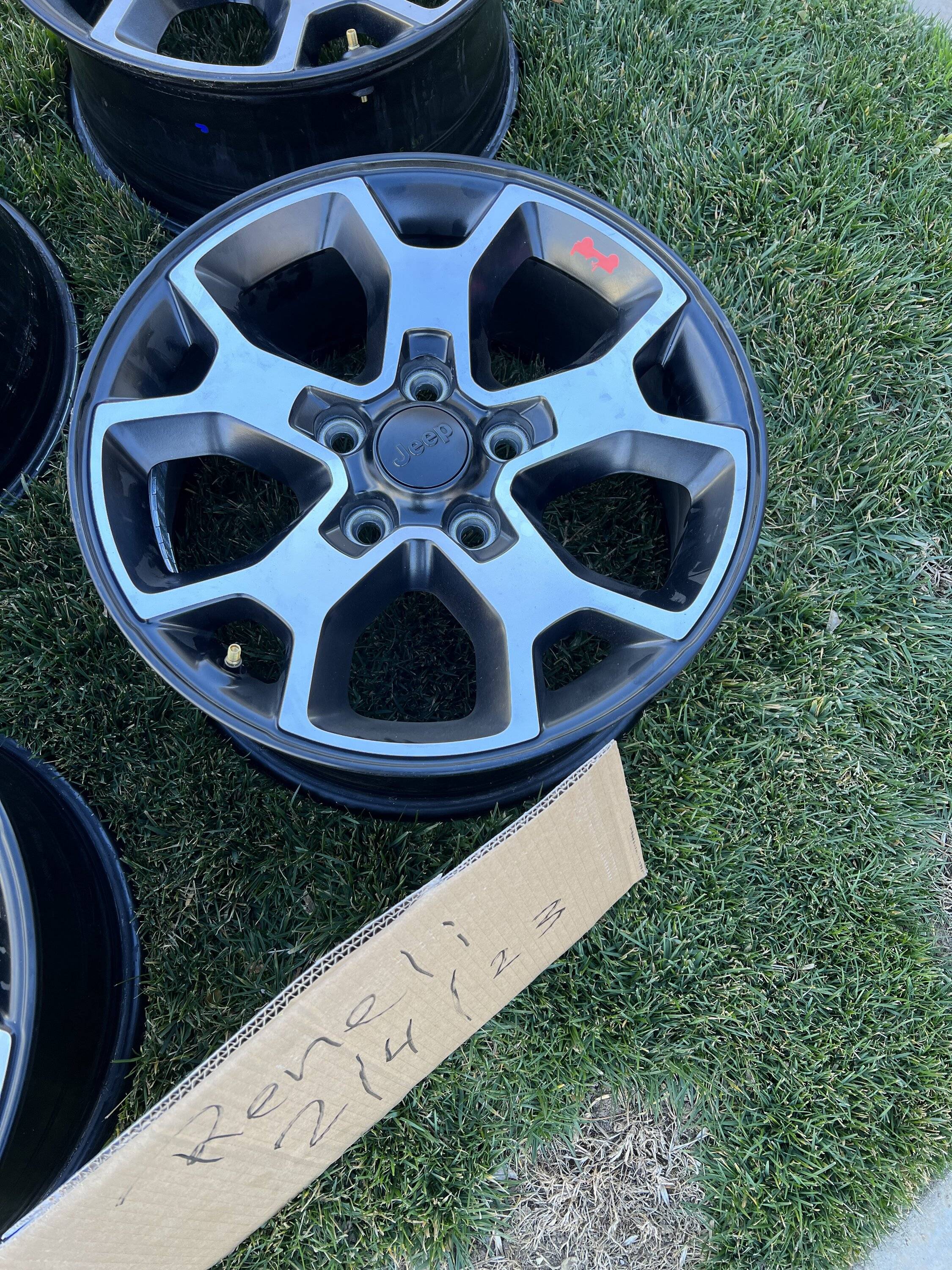 Jeep Wrangler JL 5 2021 Rubicon Wheels $200 D5A2BB21-DAF0-42C1-A6B6-395C1395AF81