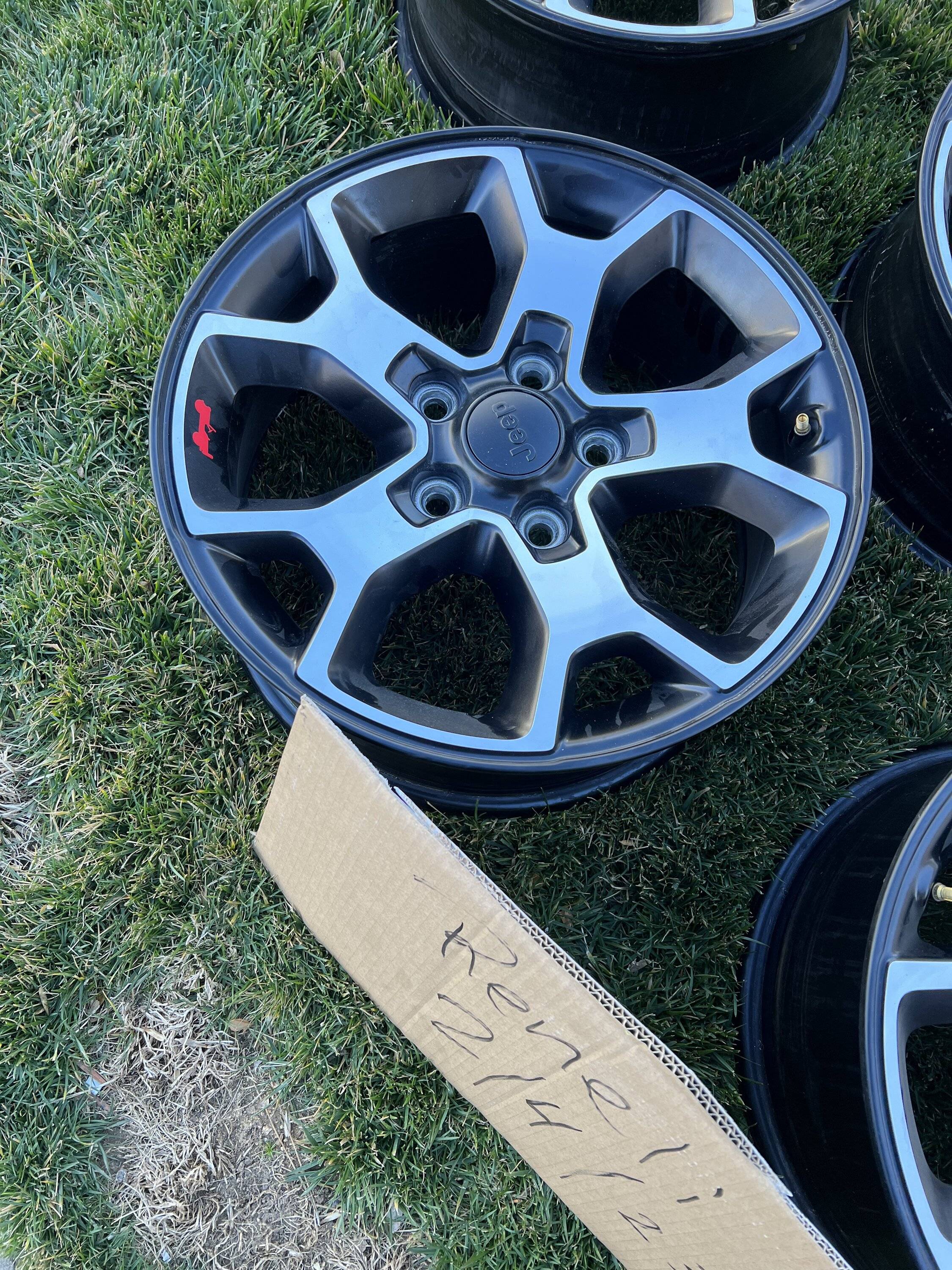 Jeep Wrangler JL 5 2021 Rubicon Wheels $200 BD9B4937-43D9-45F6-9016-29FF1792637D