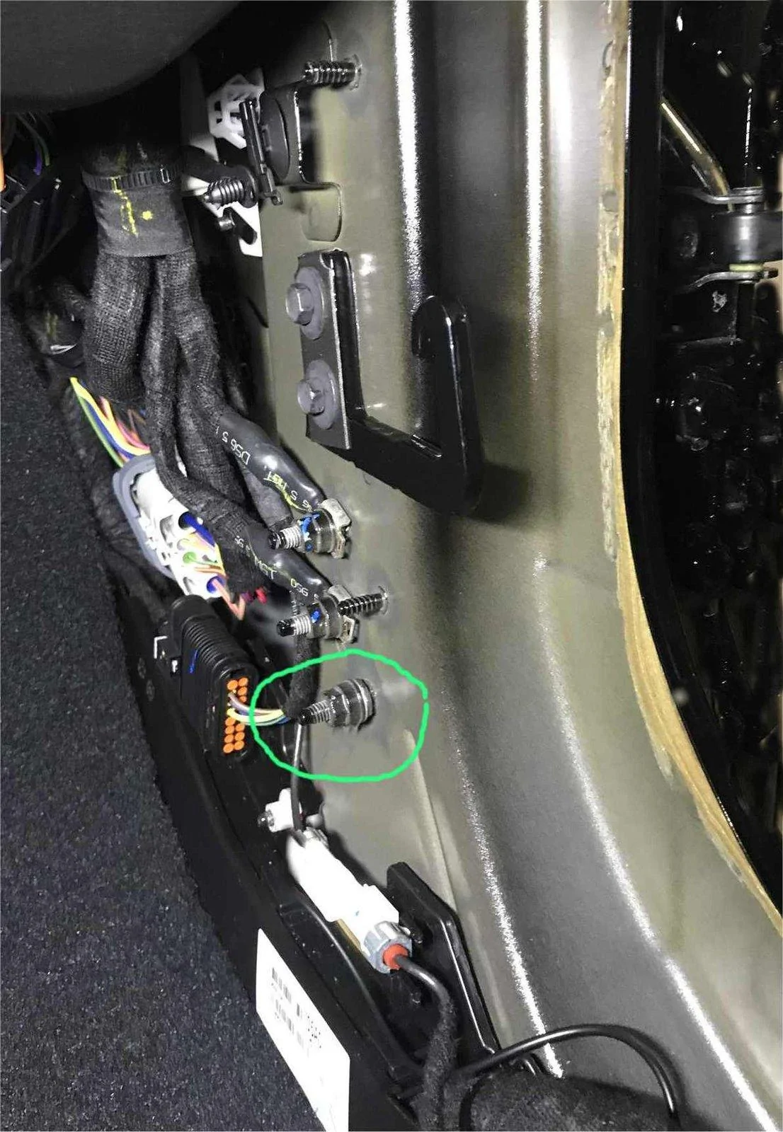 Jeep Wrangler JL Noob grounding question footground