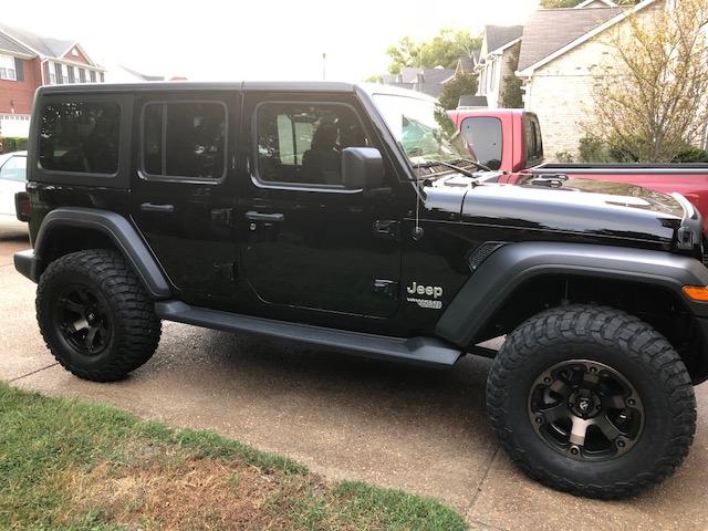 Jeep Wrangler JL Installed Mopar 2" lift tonight Side JL with KM3's