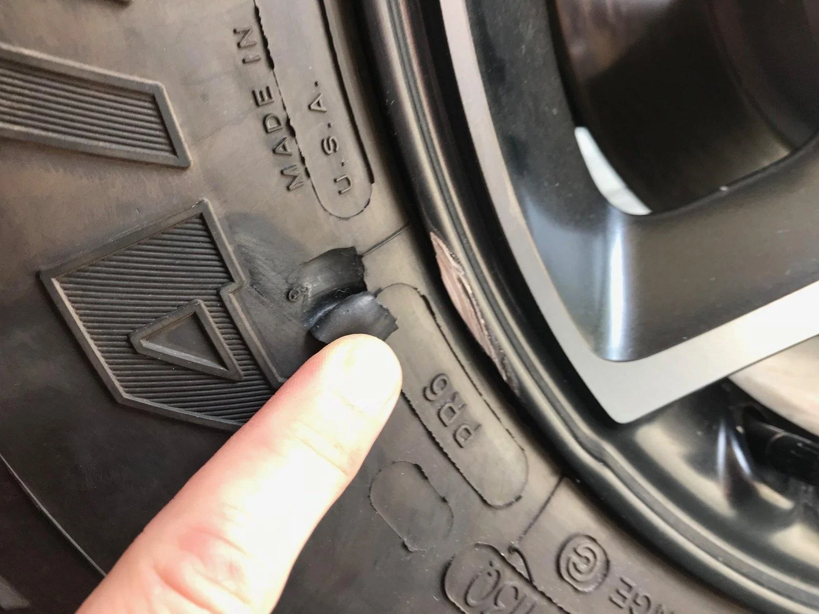 Jeep Wrangler JL Damaged tire sidewall upload_2018-7-30_17-2-30