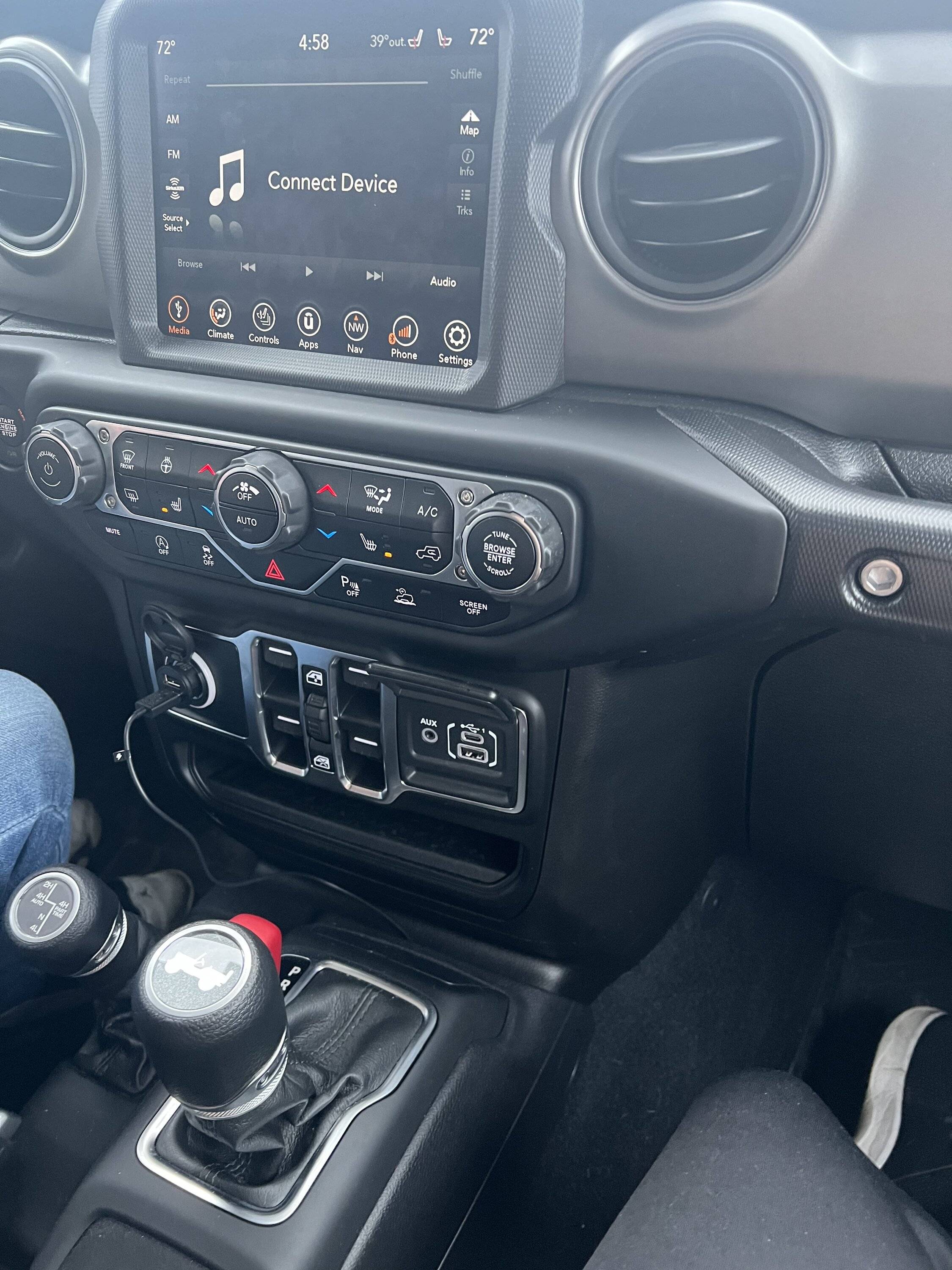 Jeep Wrangler JL garmin dash cam mini 2 install 045589F0-CBE9-466D-ADC2-A2E97F07870A