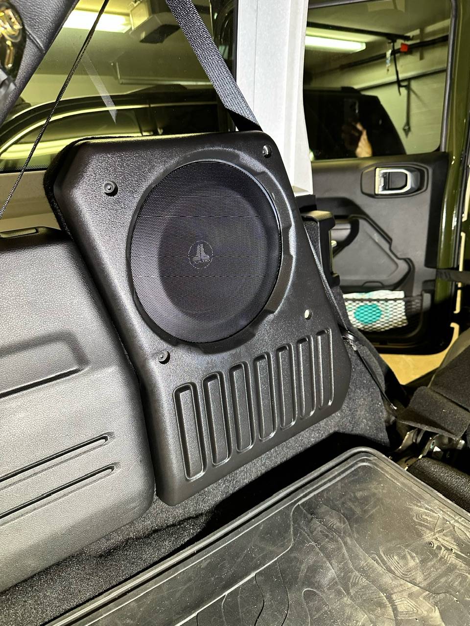 Jeep Wrangler JL Simple Subwoofer Upgrade!? AA9E8697-0B36-422E-8C46-F96E1A112AE8