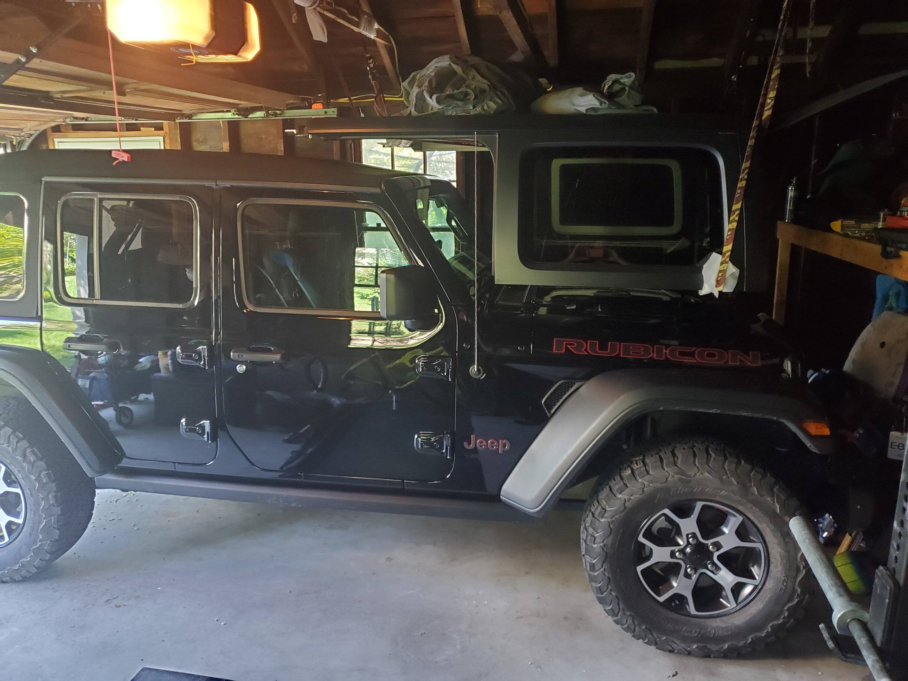 Jeep Wrangler JL Basic garage floor hardtop storage options 20220806_101356