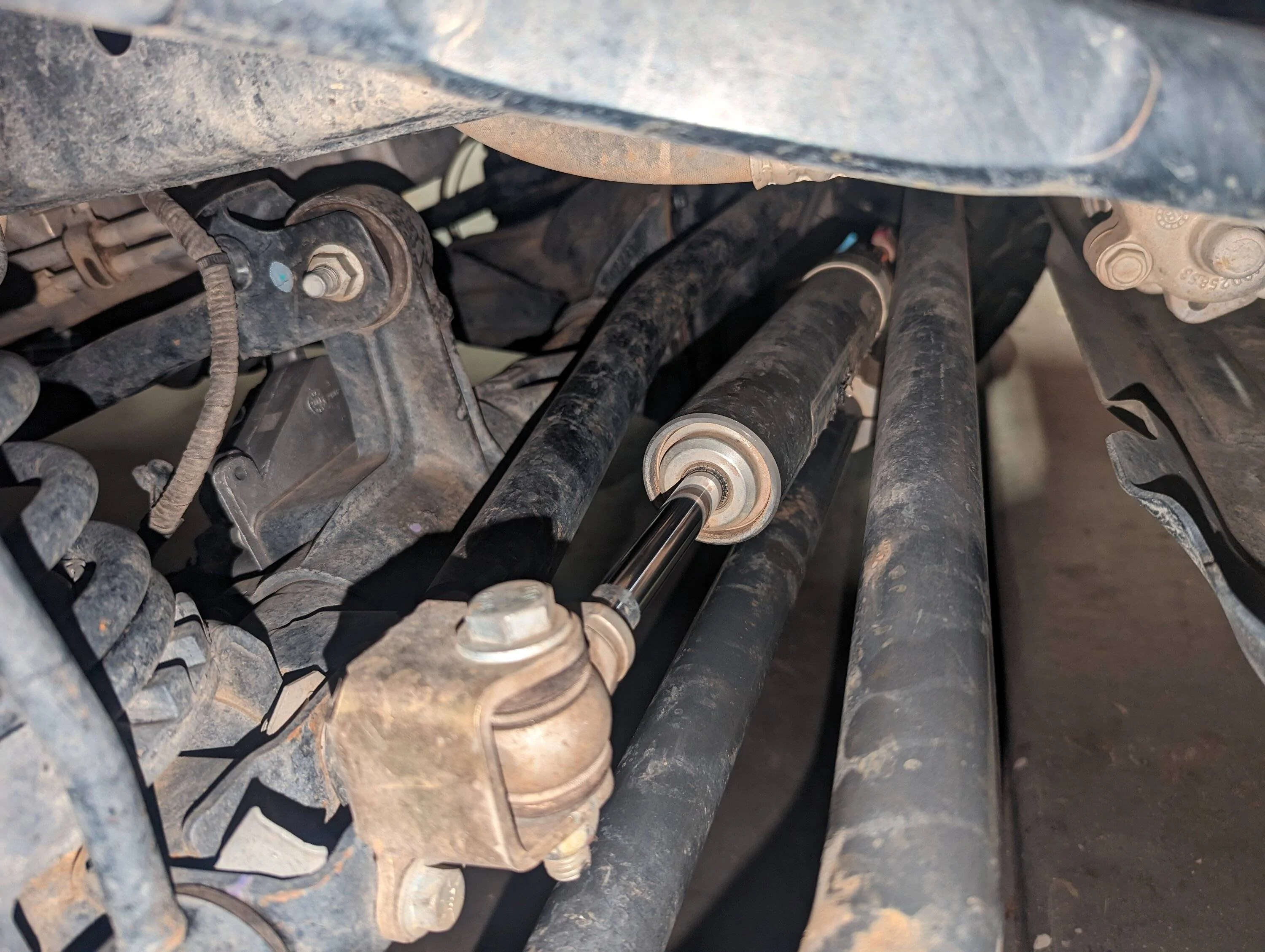Jeep Wrangler JL Steering damper on my custom setup? PXL_20230210_032659112
