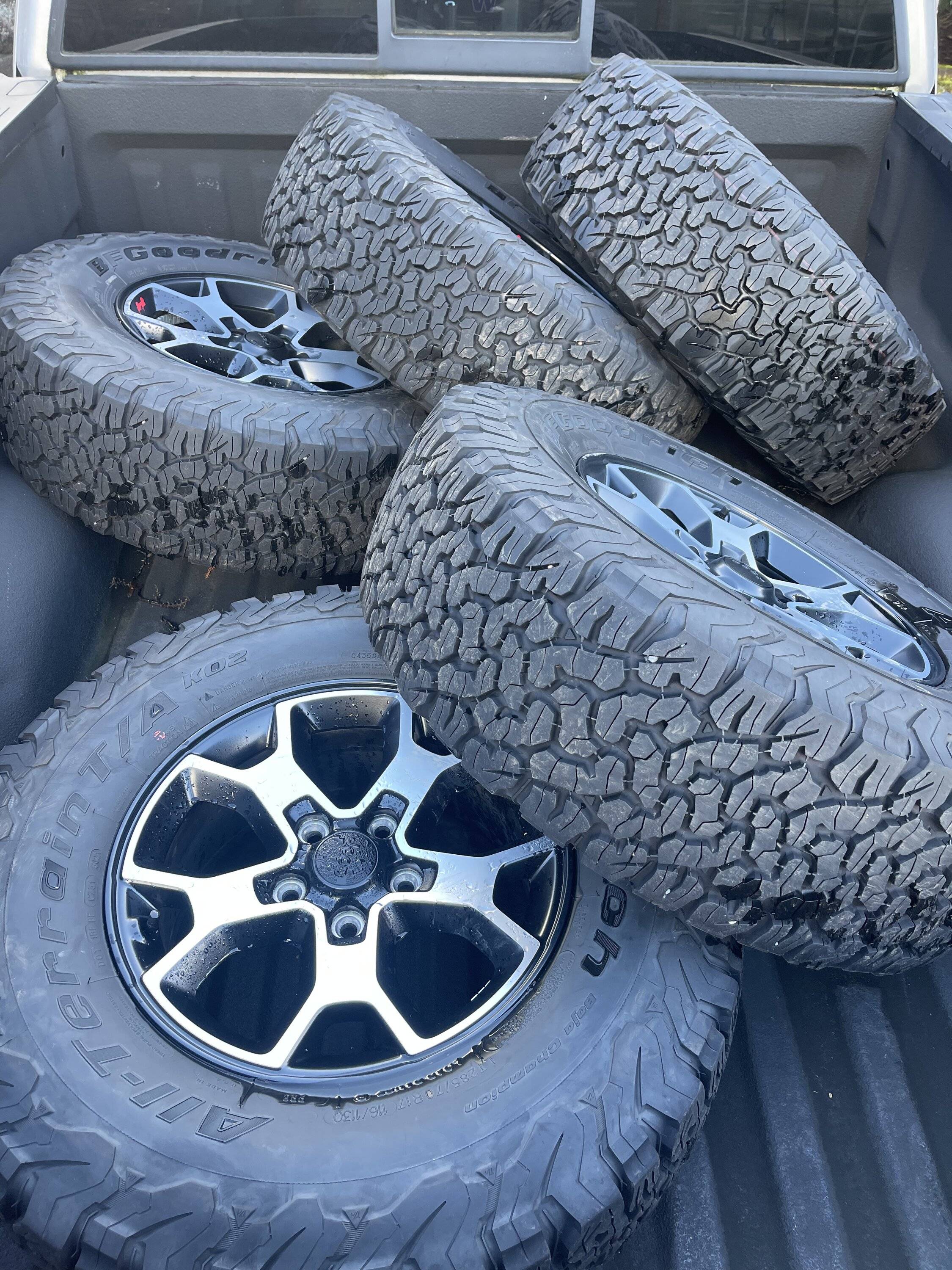 Jeep Wrangler JL Rubicon takeoffs - w/TPMS $1100 A637F7BD-494E-46B0-BA21-4178B264961D