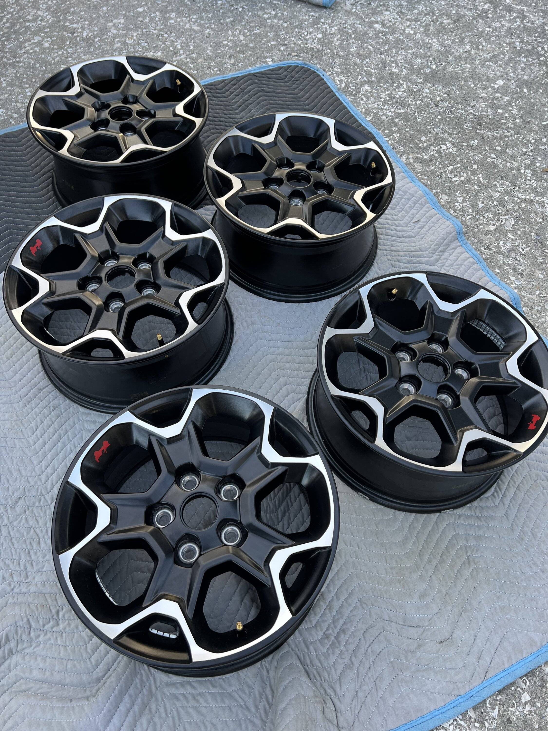 Jeep Wrangler JL 2023 Rubicon (5) Five Wheels Only NEW $600 65494328-84D6-4243-9A0E-110CD1FBDA83