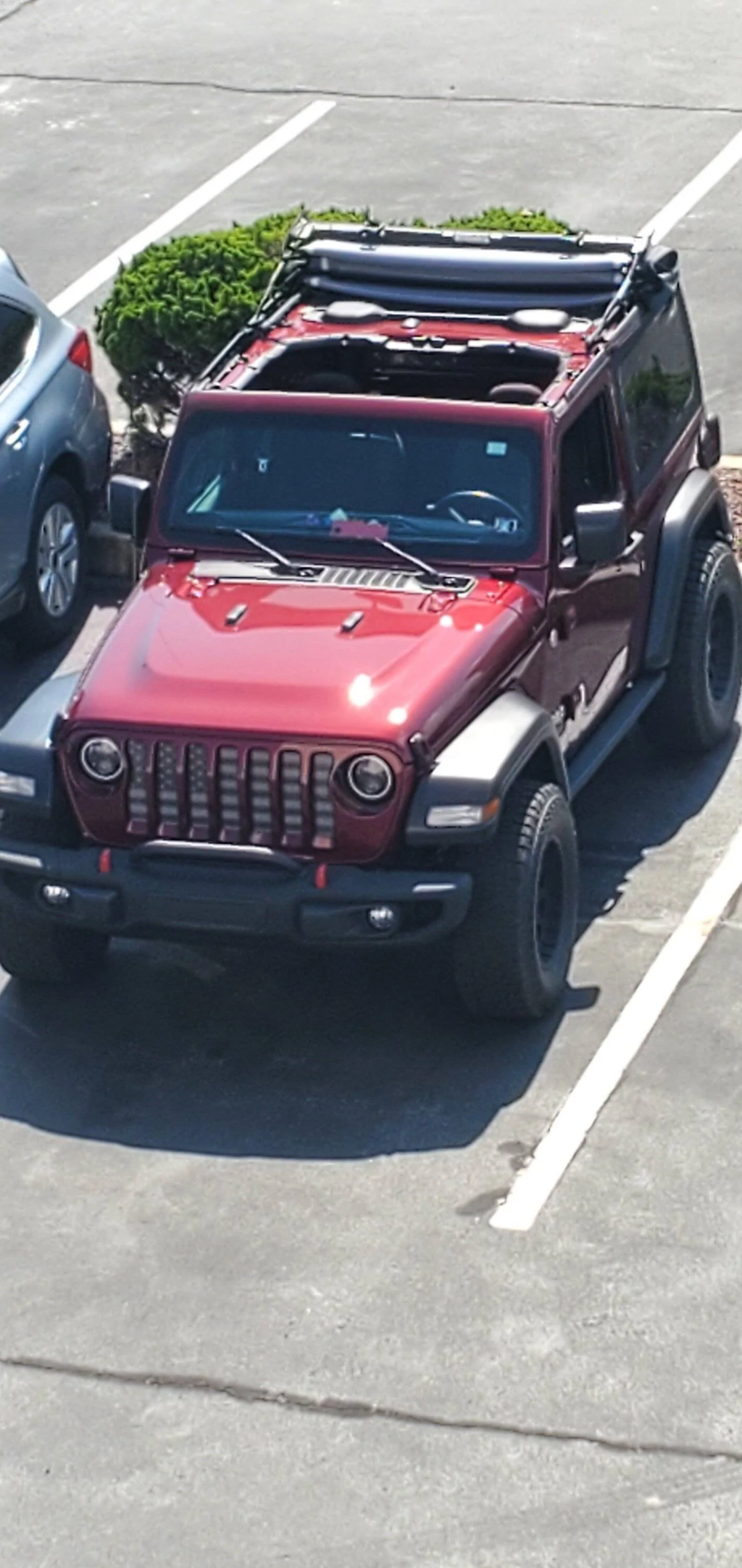Jeep Wrangler JL Changing the wheels on a 2023 JLU Willys. 20220919_132242