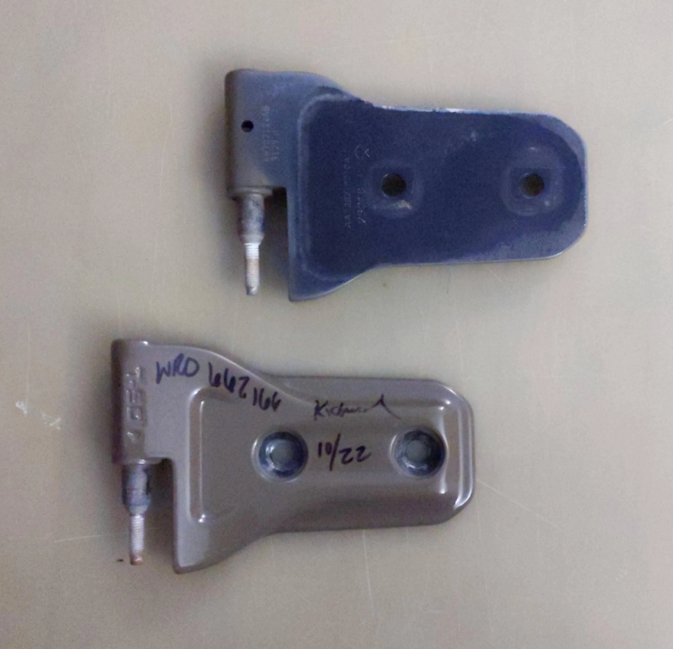 Jeep Wrangler JL Bubbles in Paint at Door Hinges hinges jt