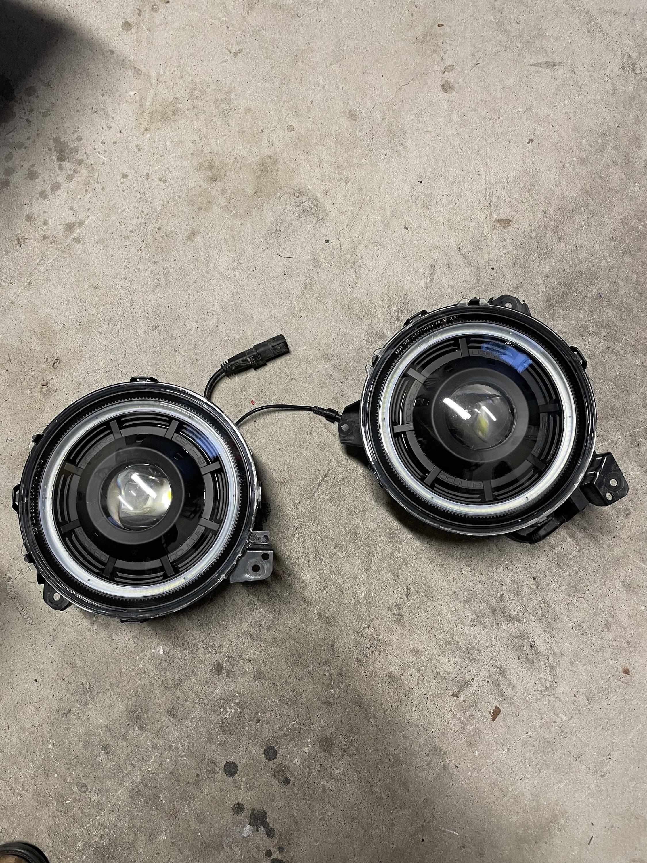 Jeep Wrangler JL Oracle Oculus bi-Led headlights for sale 9760D7B3-028A-4A77-AA2F-E8389DFCFEC0