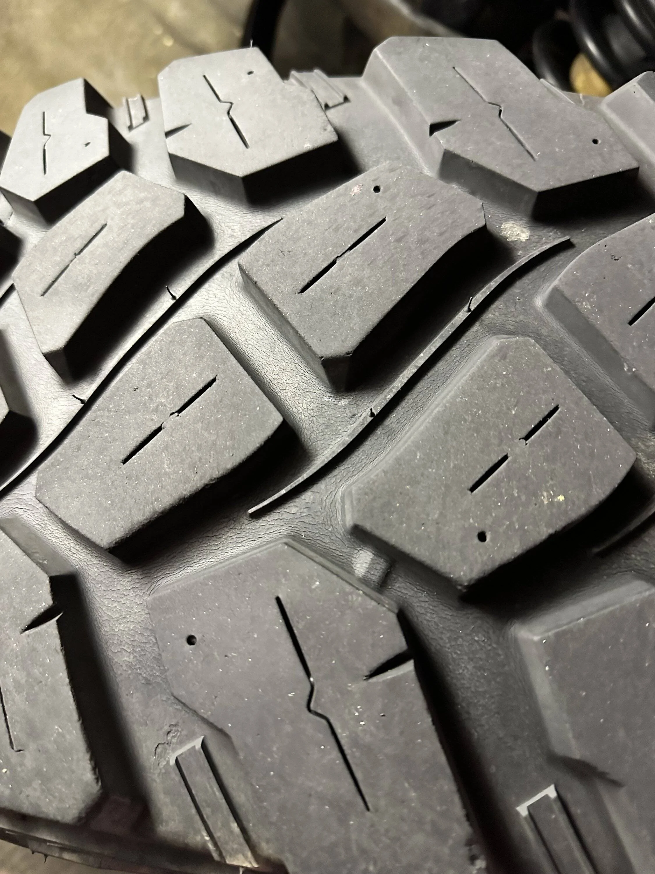 Jeep Wrangler JL Cracks between treads on all five tires IMG_1295