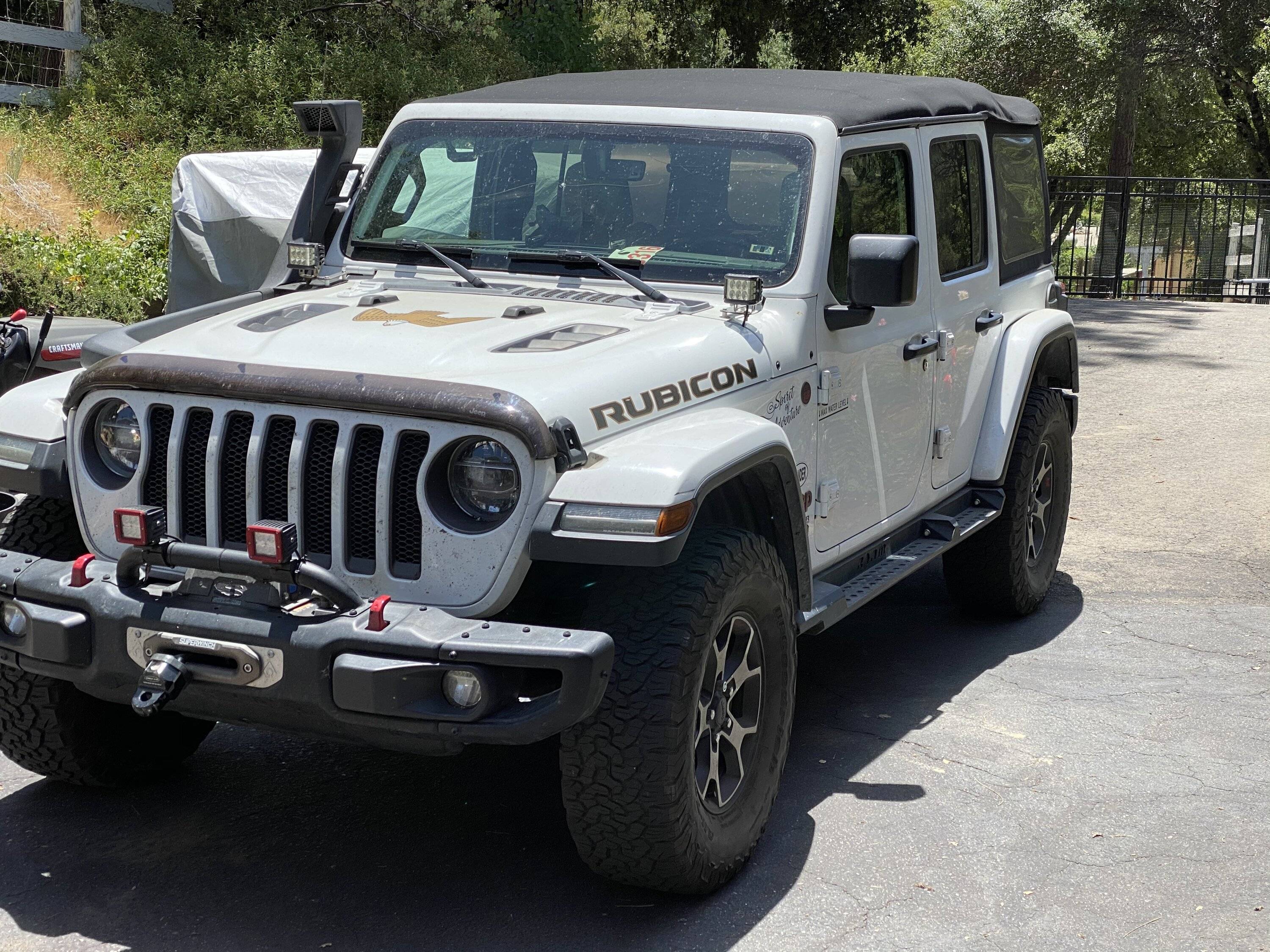 Jeep Wrangler JL Premium soft top vs sky touch power top 43024C92-6BCD-4A6B-BDA8-70FE2F2B3954