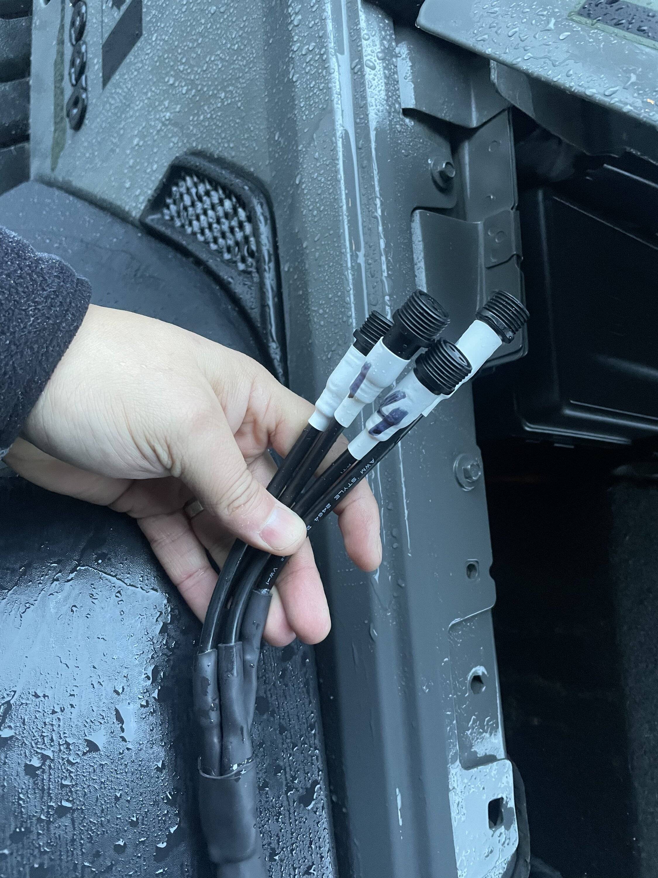 Jeep Wrangler JL AUX Switches: Cable COLOR CODE Wiring Identification 32F1D731-409F-4197-AD88-33510EDD4C63