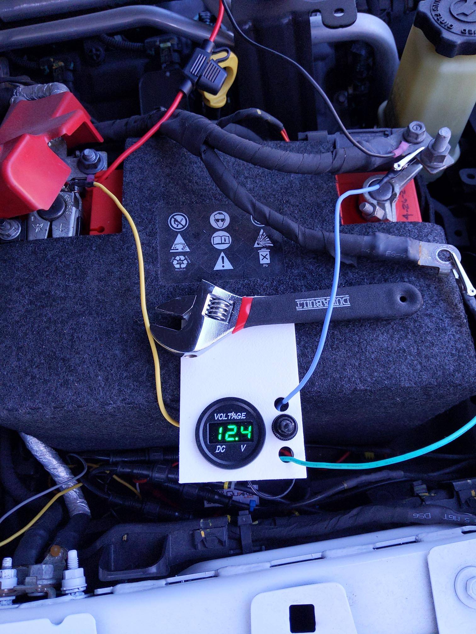 Jeep Wrangler JL ESS Dual Battery Management battery monitor 1