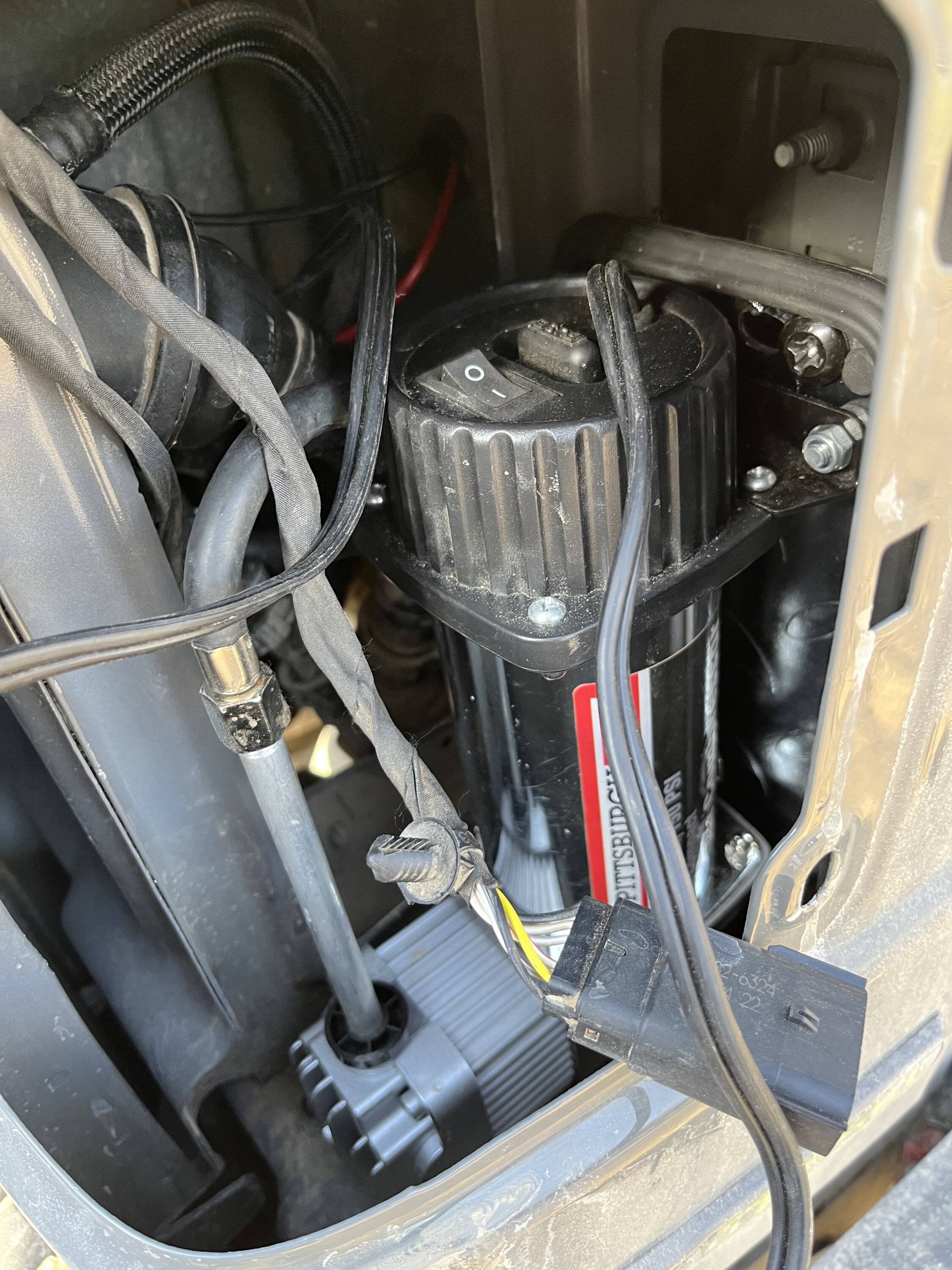 Jeep Wrangler JL Taillight air compressor install AB899A42-8D02-4322-A419-4BB693B05447