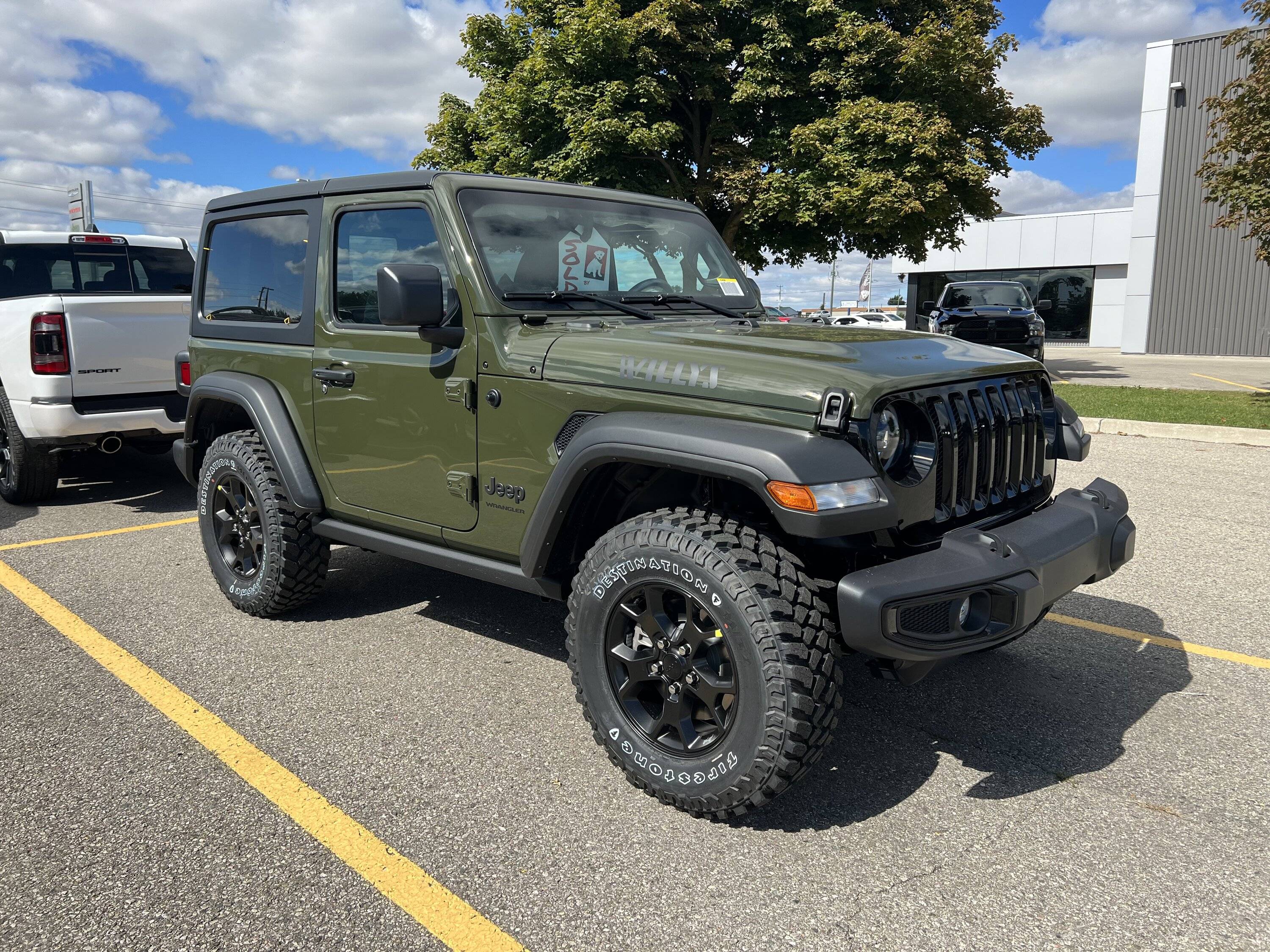 Jeep Wrangler JL Willys grill trade 51810062-7C2A-41F7-97F1-9AB150325311