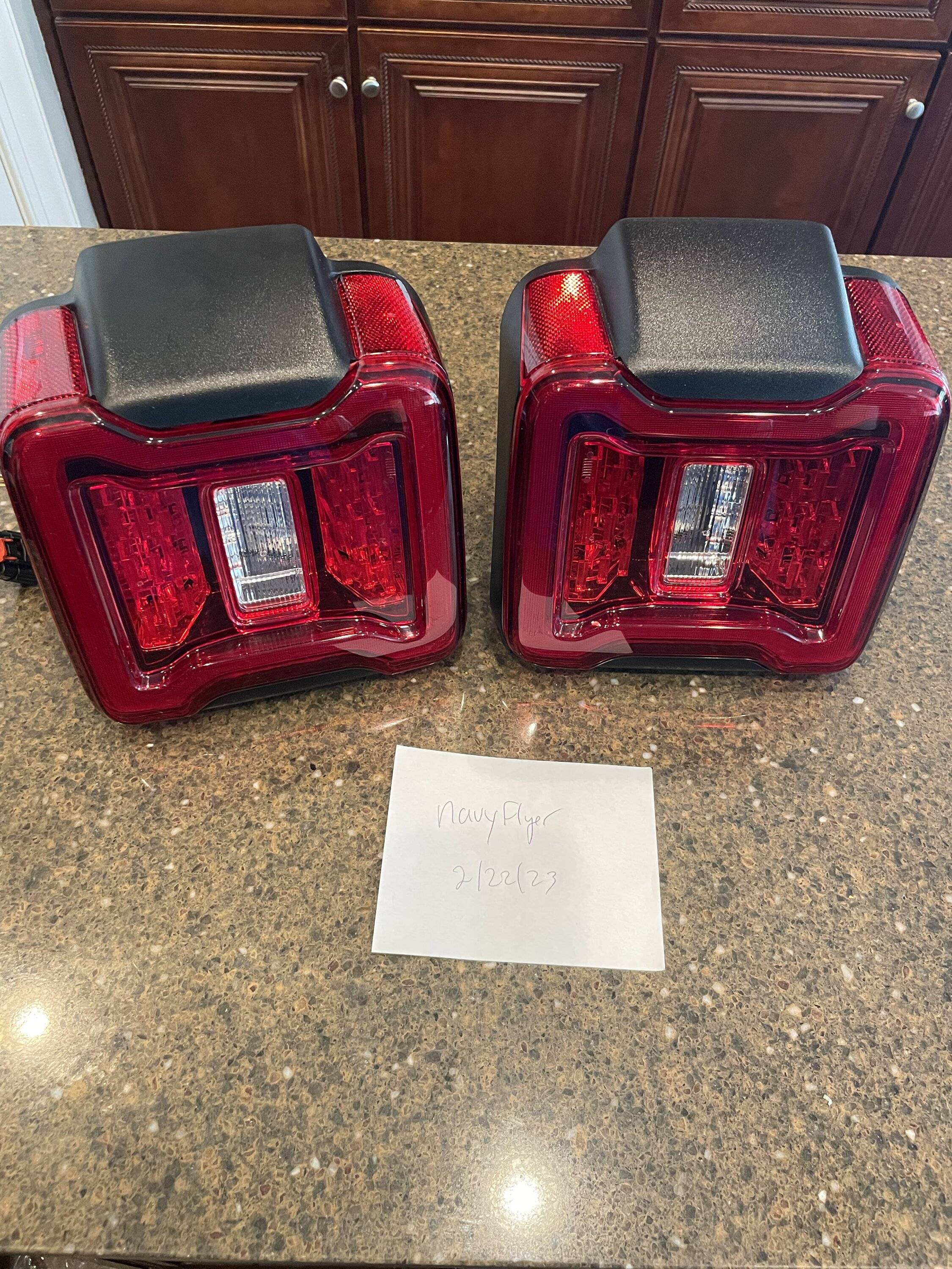 Jeep Wrangler JL OEM LED tail lights DB5E8AB2-DA44-46B7-A345-8B57A094BCA8