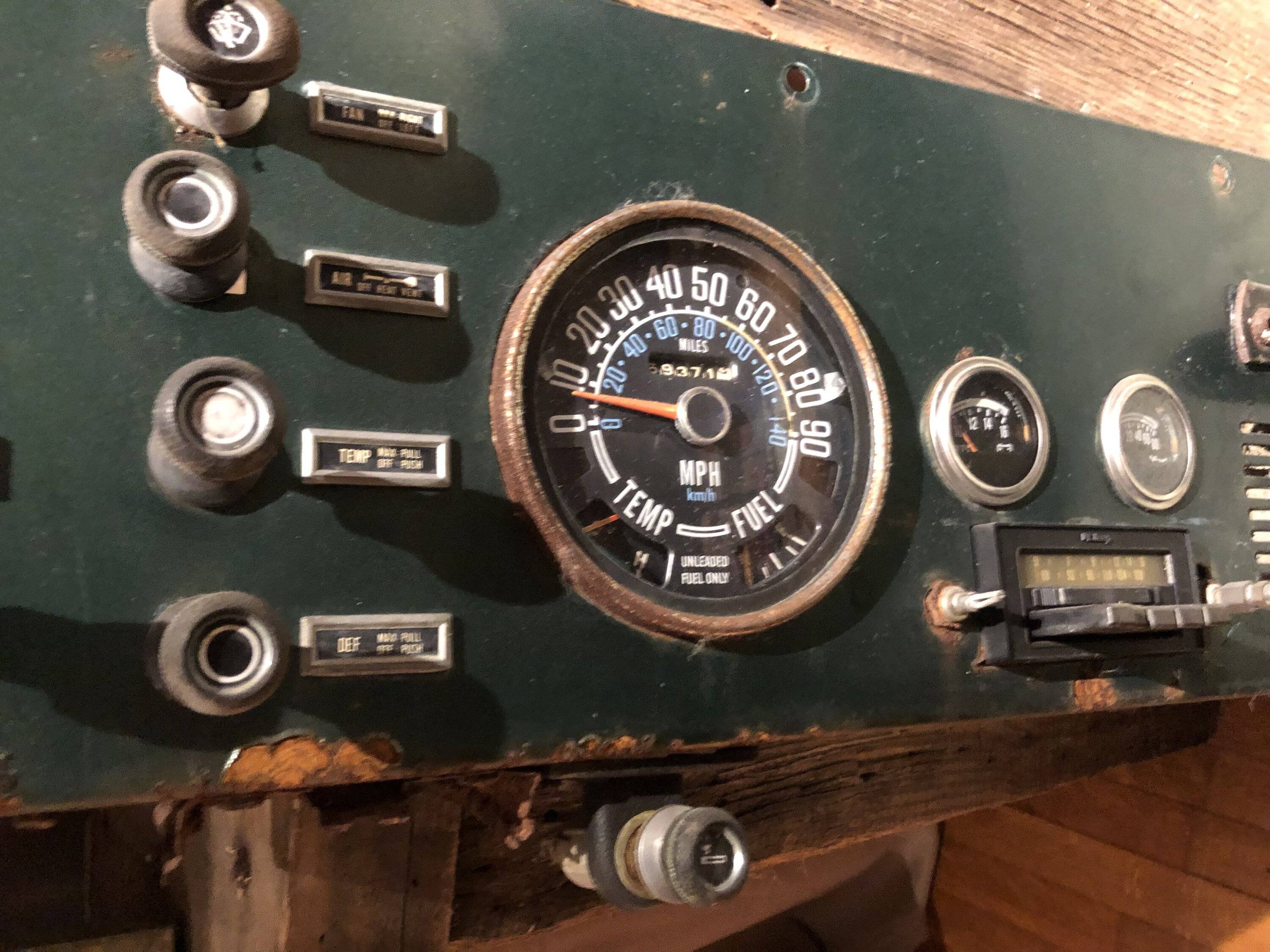 Jeep Wrangler JL 1979 Jeep CJ Dash / Shelf 1F7D71AA-7A47-44C4-A9A4-3C4BF04C1F9A