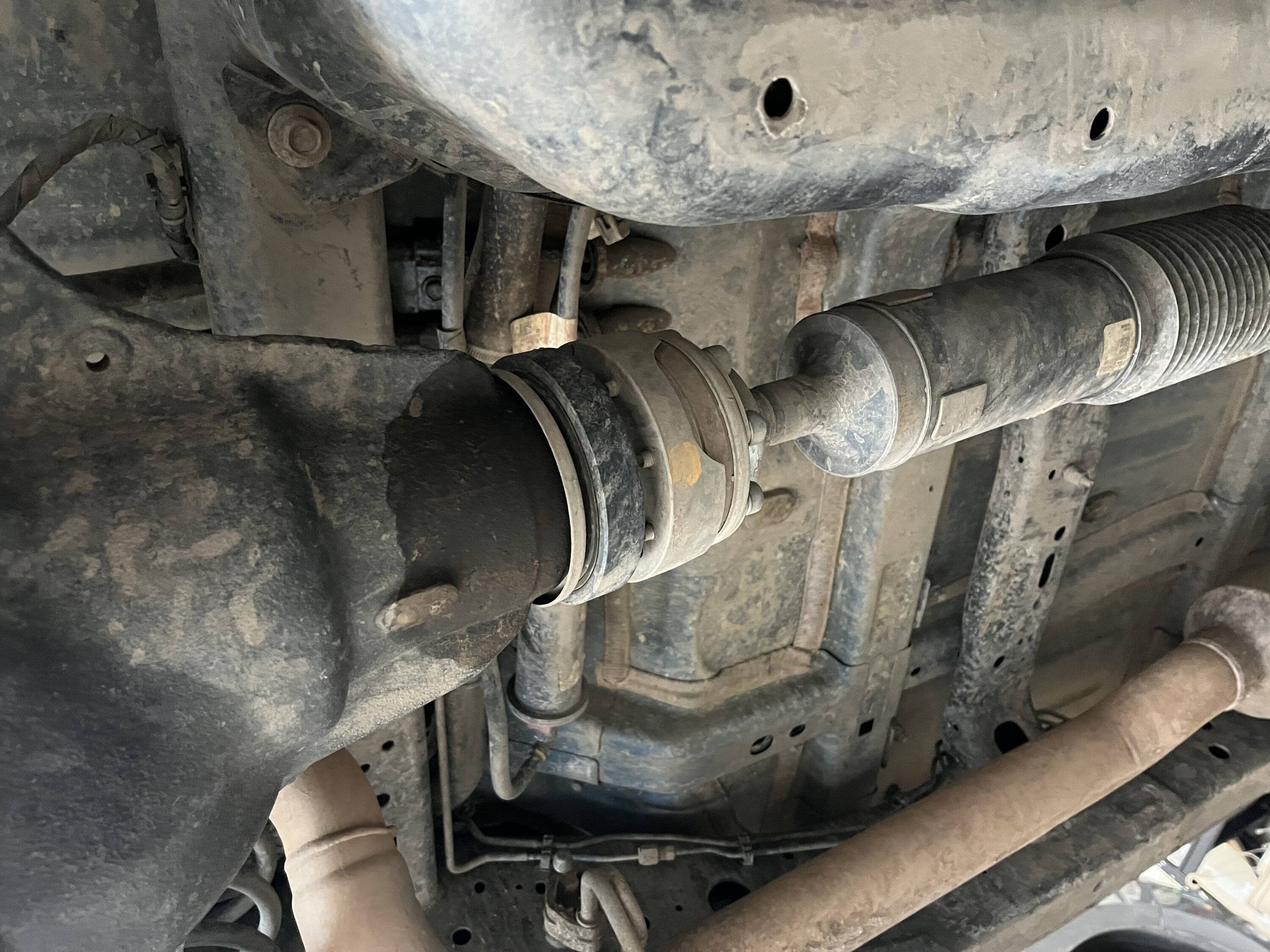 Jeep Wrangler JL Rear driveshaft/rear diff leaking? 4D8B7666-0DAF-4898-BCCB-575AECB158D2