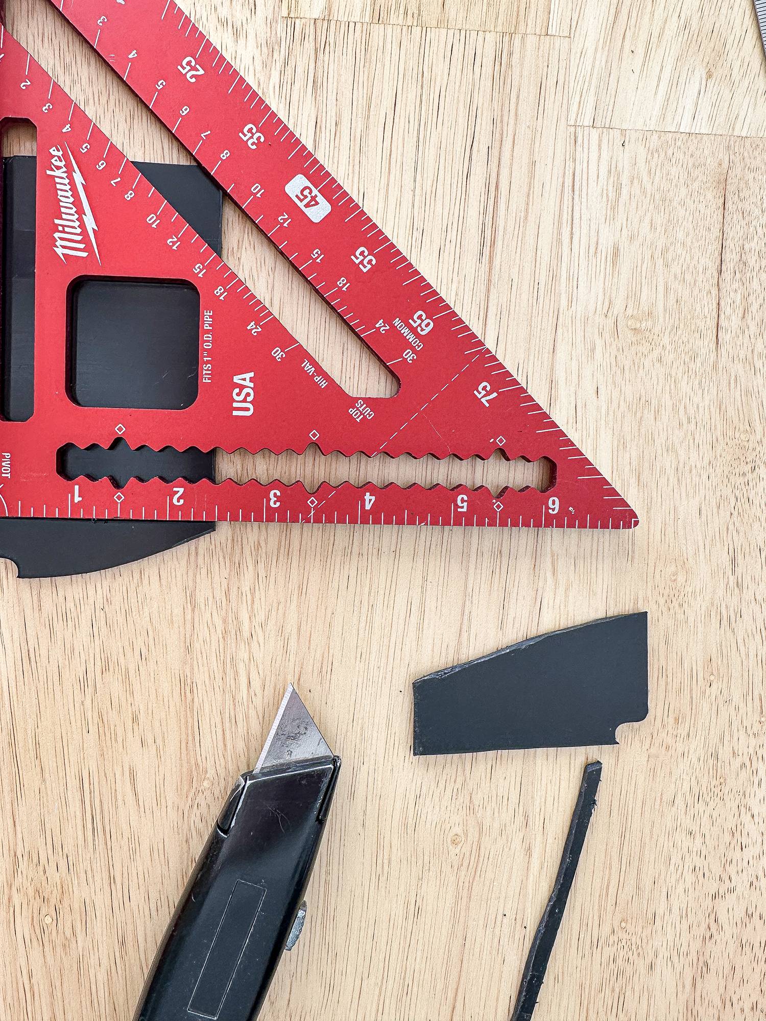 Jeep Wrangler JL Genesis G Screen Reinstall Plastic measure and square.JPG
