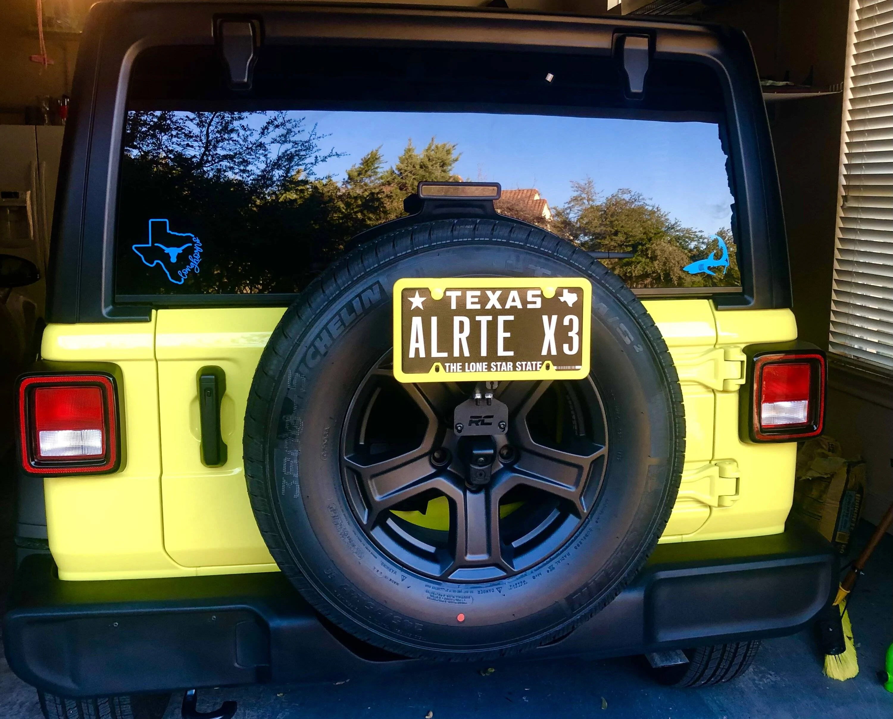 Jeep Wrangler JL Rear License Plate Relocation DF166B71-4BD9-4862-AC8A-11CC68206B33