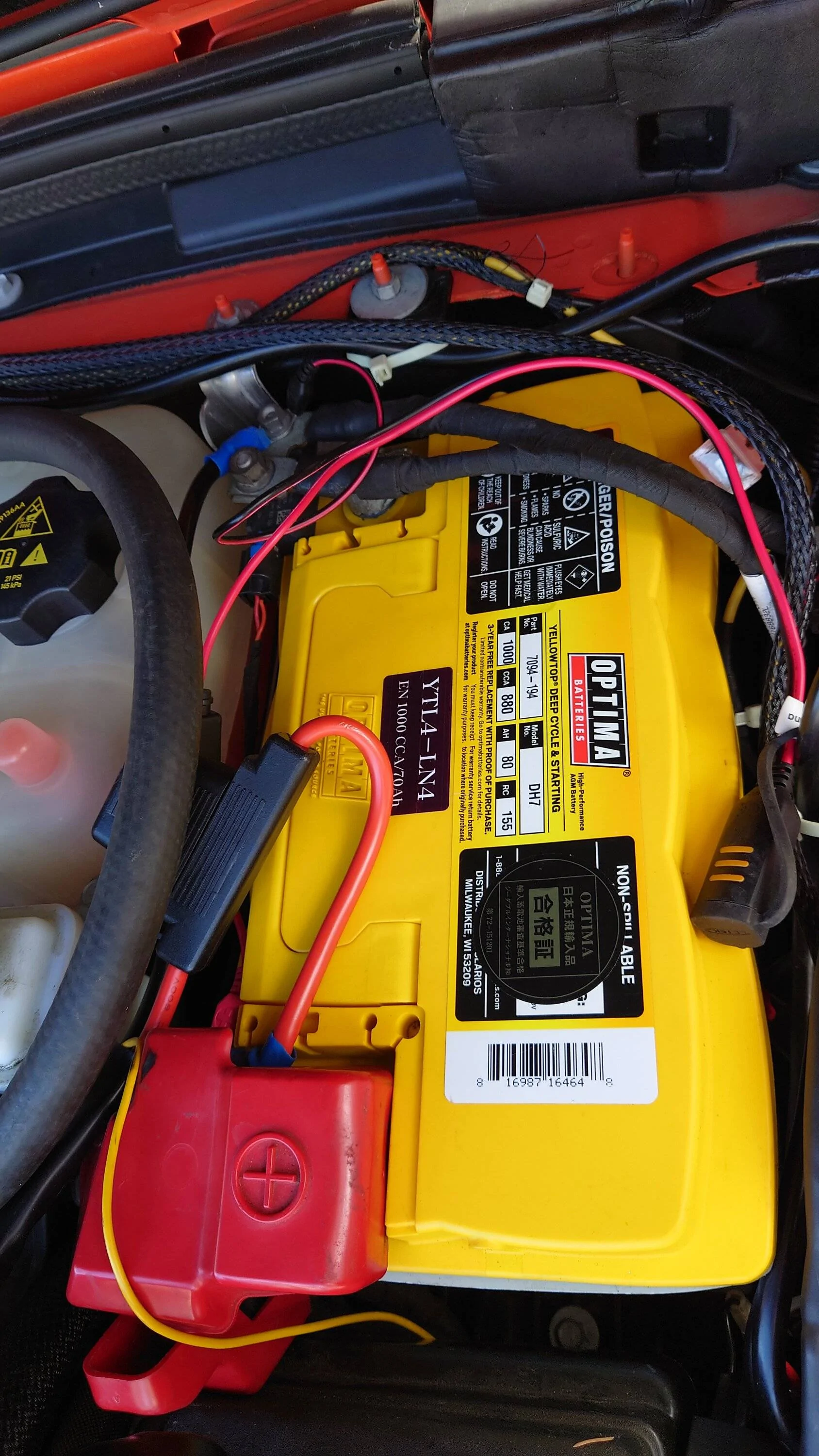Jeep Wrangler JL Batteries replacement made easy on RHD DSC_1363