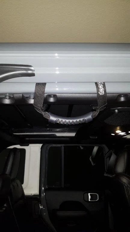 Jeep Wrangler JL What handles do you use for roll bar? Mopar Grab Handles