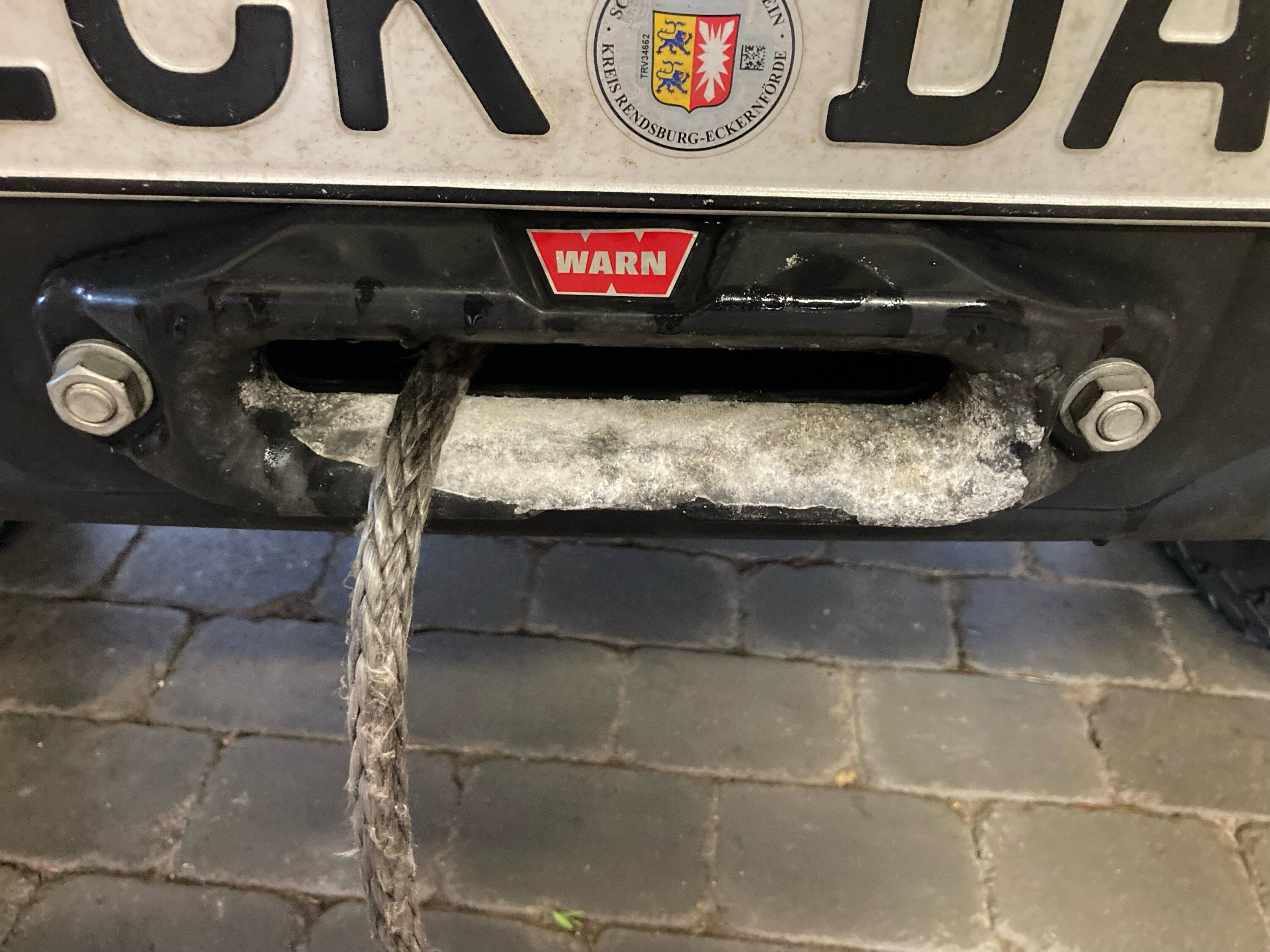 Jeep Wrangler JL WARN fairlead worn after just one winter 94025C02-9F66-4958-98D1-1DD7F437DF1F