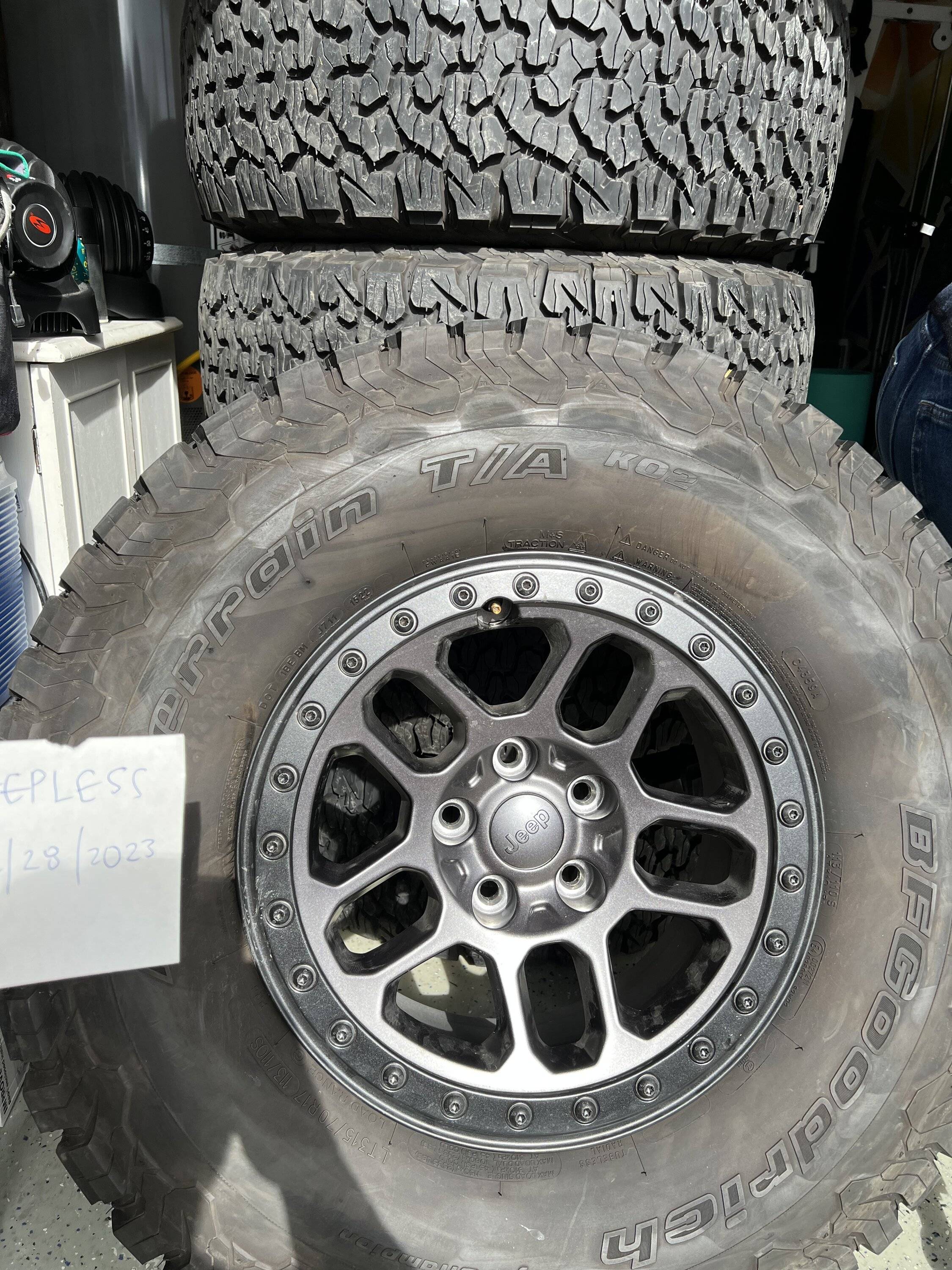 Jeep Wrangler JL 2022 XR wheels and tires 654503A3-436D-4F06-943D-30B2FB4763BF