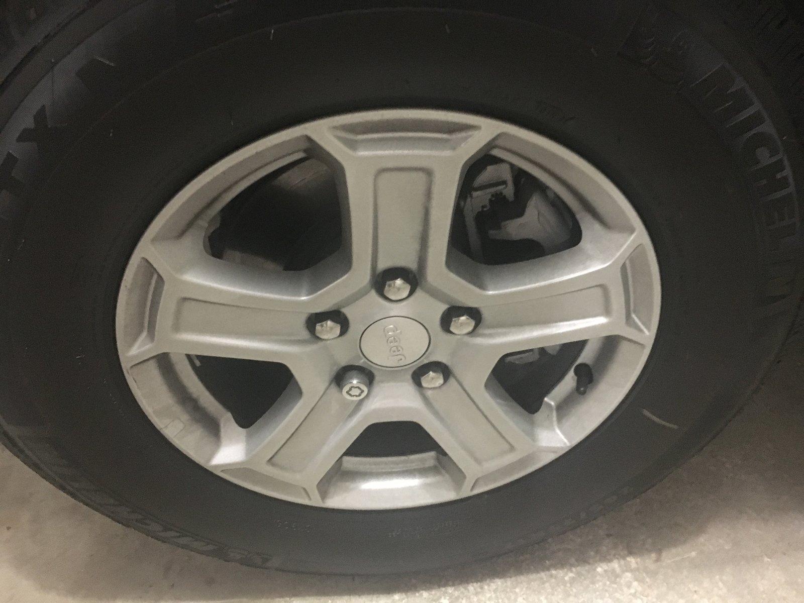 Jeep Wrangler JL 2 DOOR JL build/order discussions master thread Front Wheel Locking Lug Nut