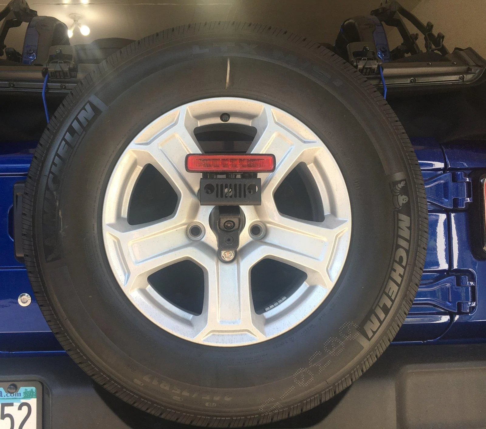Jeep Wrangler JL 2 DOOR JL build/order discussions master thread Spare Wheel Locking Lug Nut