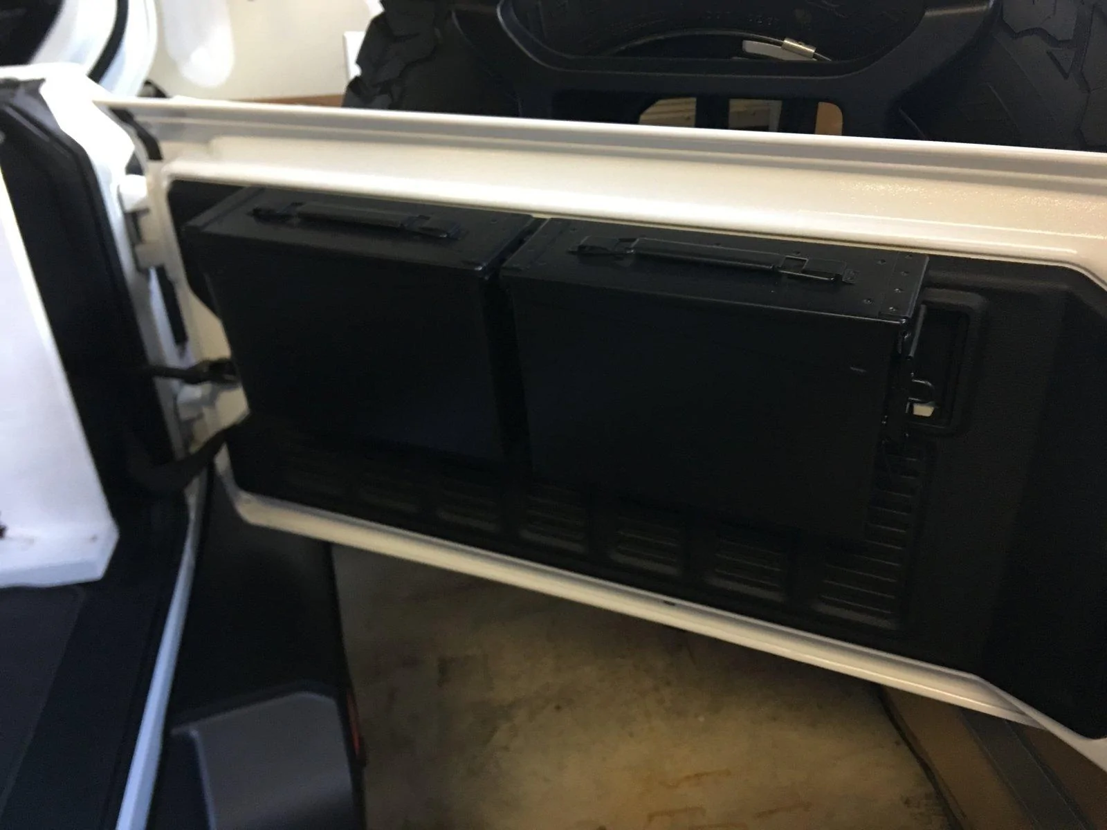 Jeep Wrangler JL DIY Ammo Can Taillgate Storage. F19655B5-2958-4B29-BE3E-9F4E6CBEDC24