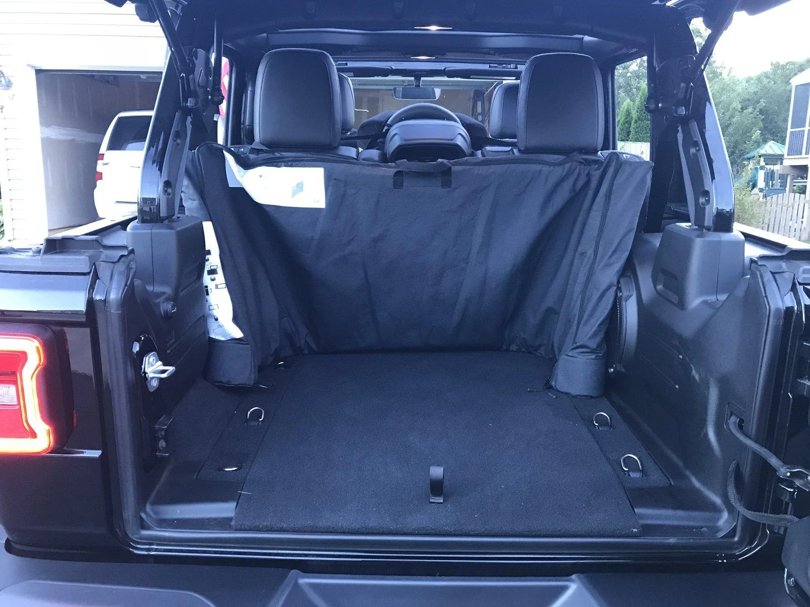 Jeep Wrangler JL Soft top window storage 8C8F3697-625A-447E-BC57-E359E2A72EB2
