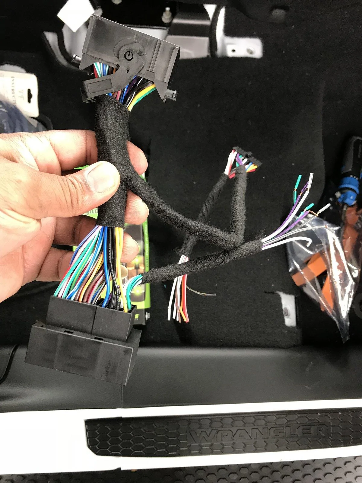 Jeep Wrangler JL Adding an Aftermarket Amp(s) FD7E9802-63E6-4787-8365-32801908D41A