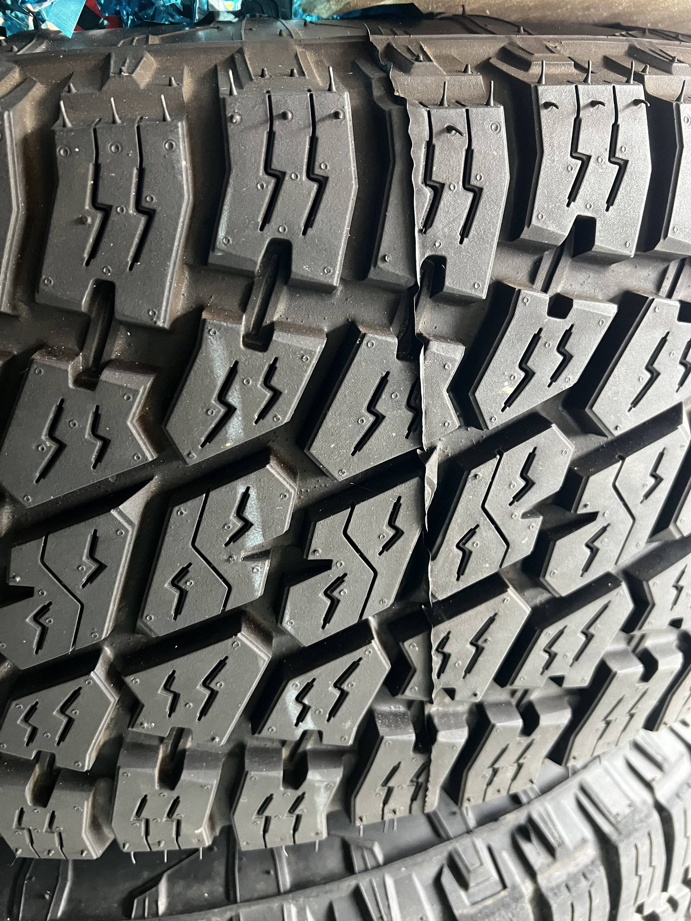 Jeep Wrangler JL Tires and wheels with tpms 5A69A3C9-B110-4C51-BE69-D9EB4855ADEB