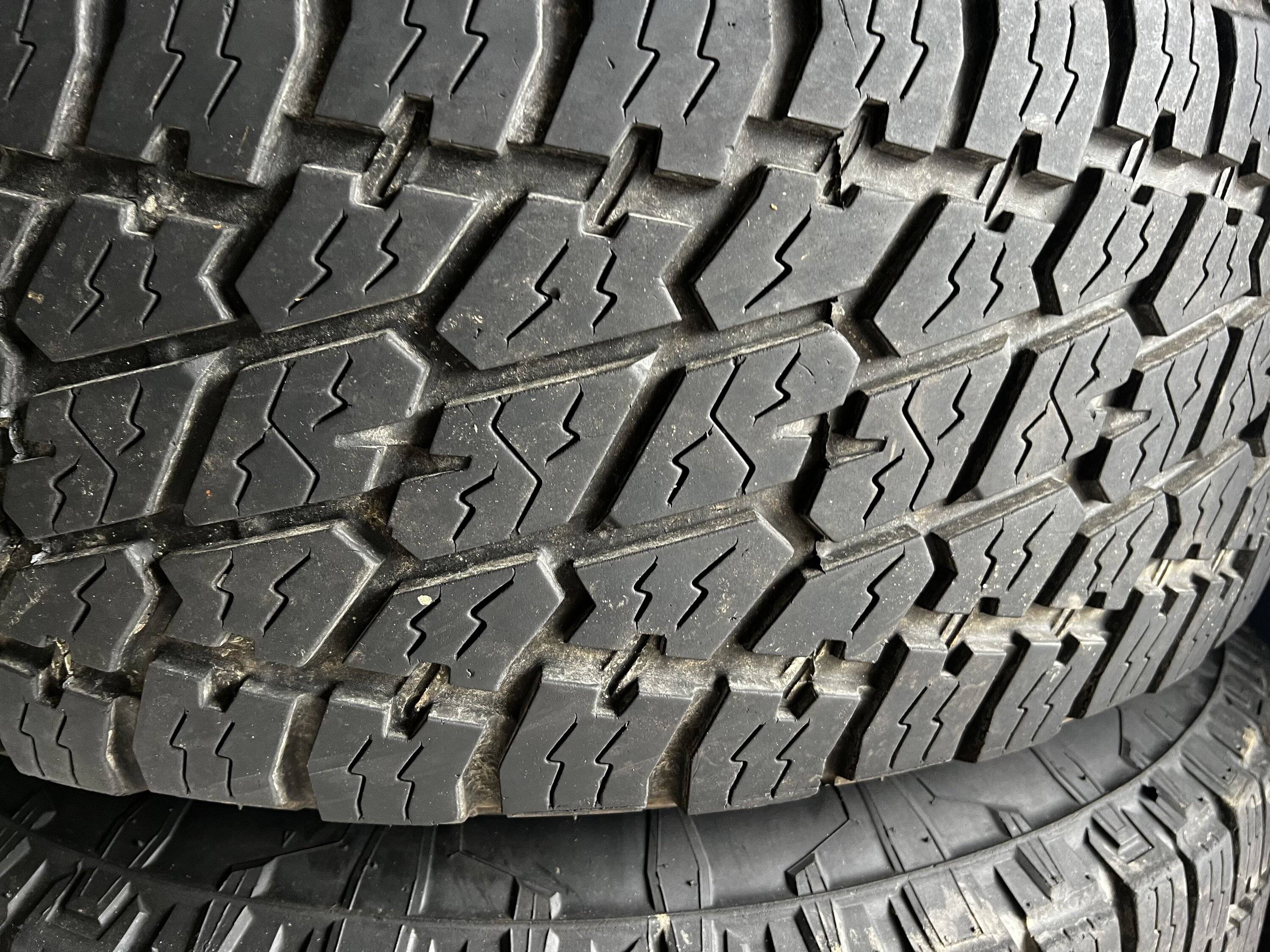 Jeep Wrangler JL Tires and wheels with tpms 072BA223-EAA7-4E9B-A6EC-9F62DD43DA4F