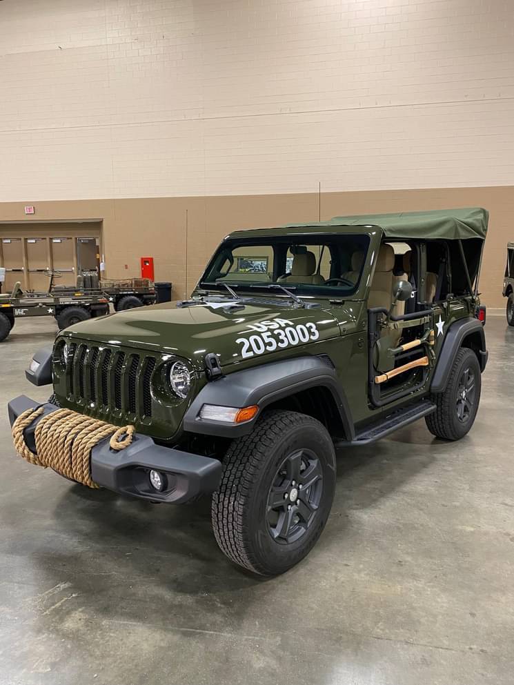 Jeep Wrangler JL How Do You Carry Extra Gas 86B79401-E1FF-4703-9D2B-AEF4CBE86A07