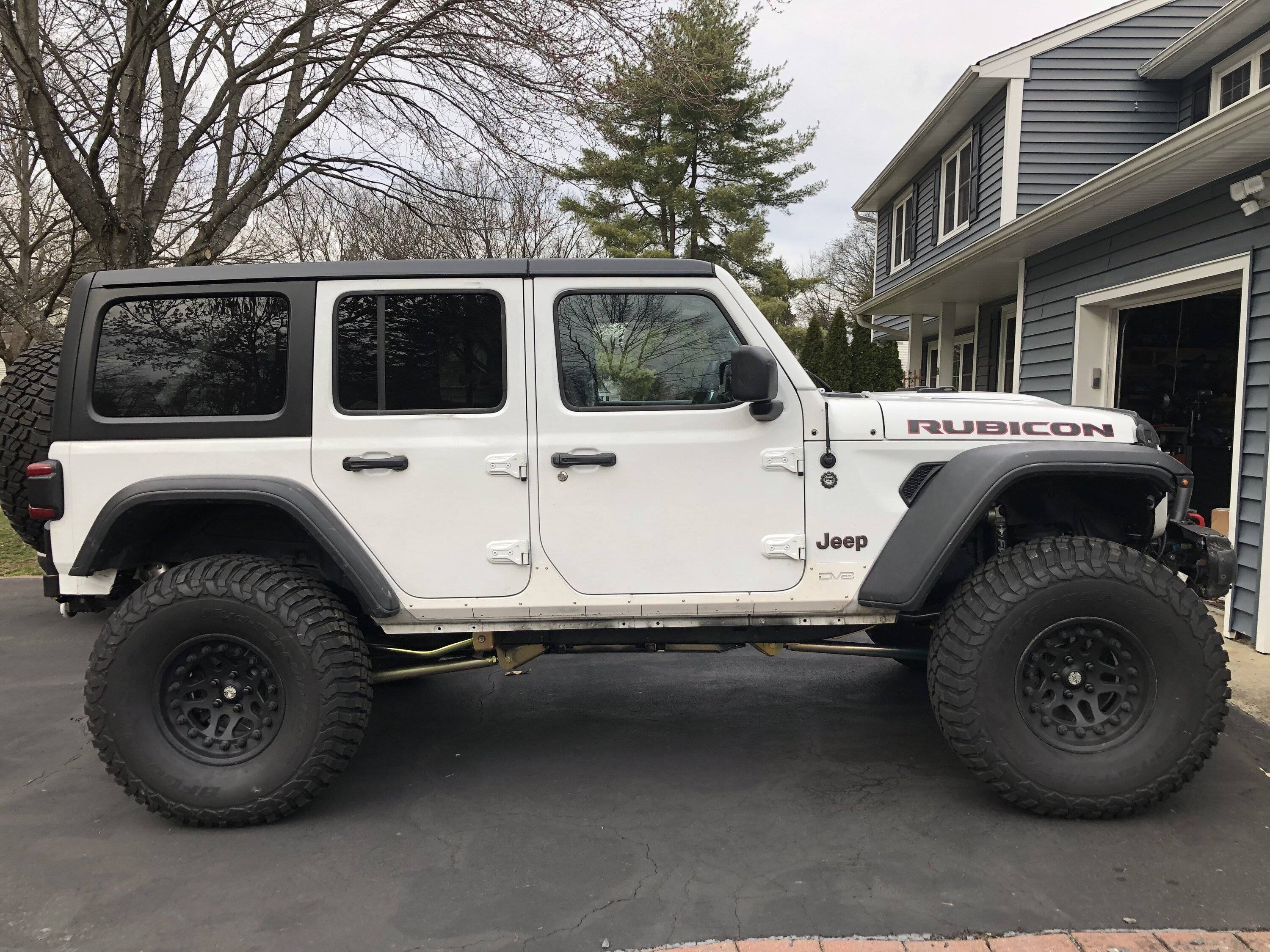 Jeep Wrangler JL Metalcloak lock-n-load vs Game changer IMG_2172[1].JPG