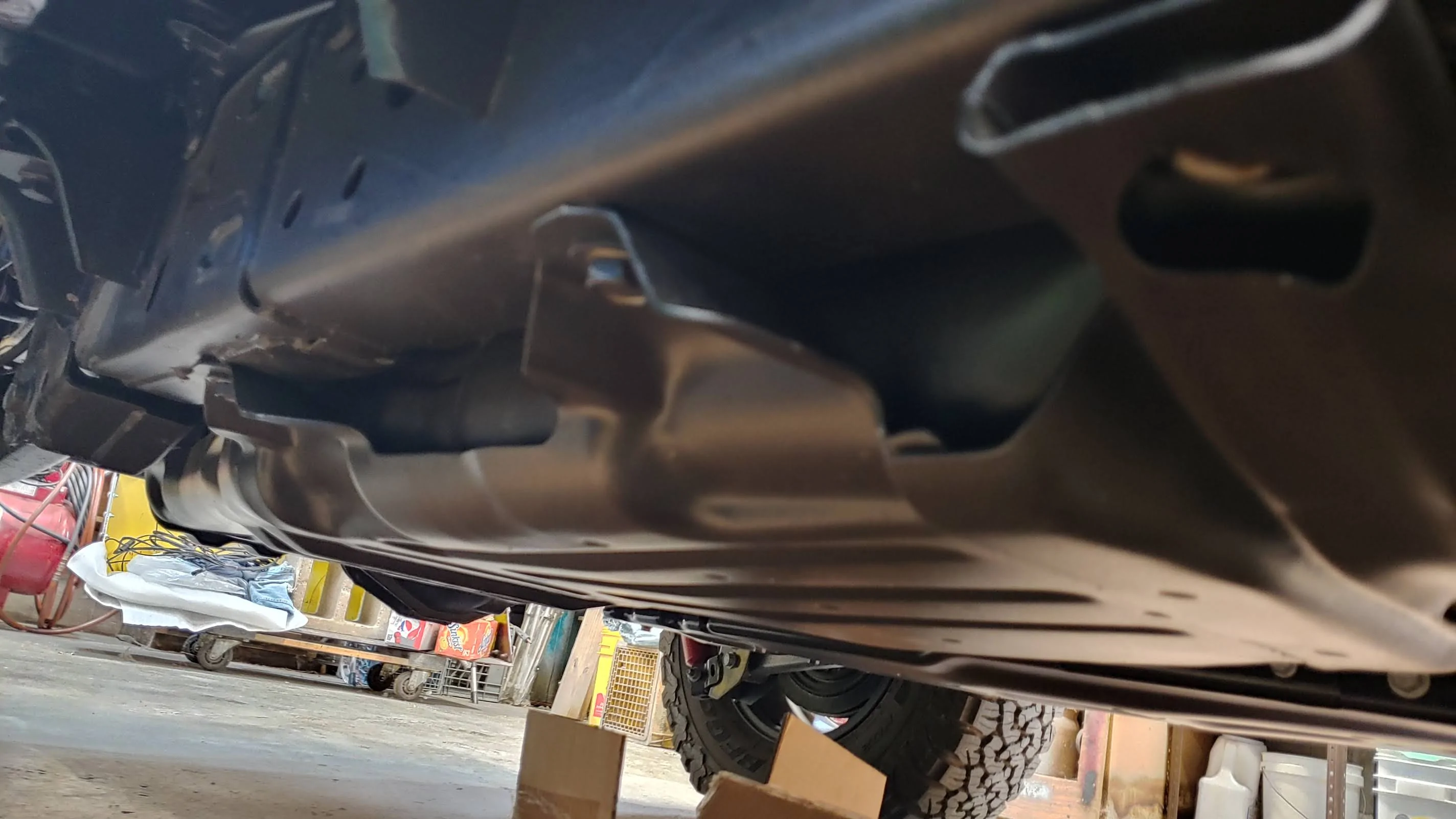 Jeep Wrangler JL Possible trouble installing RSE power steps on 4xe 4xe-belly-2