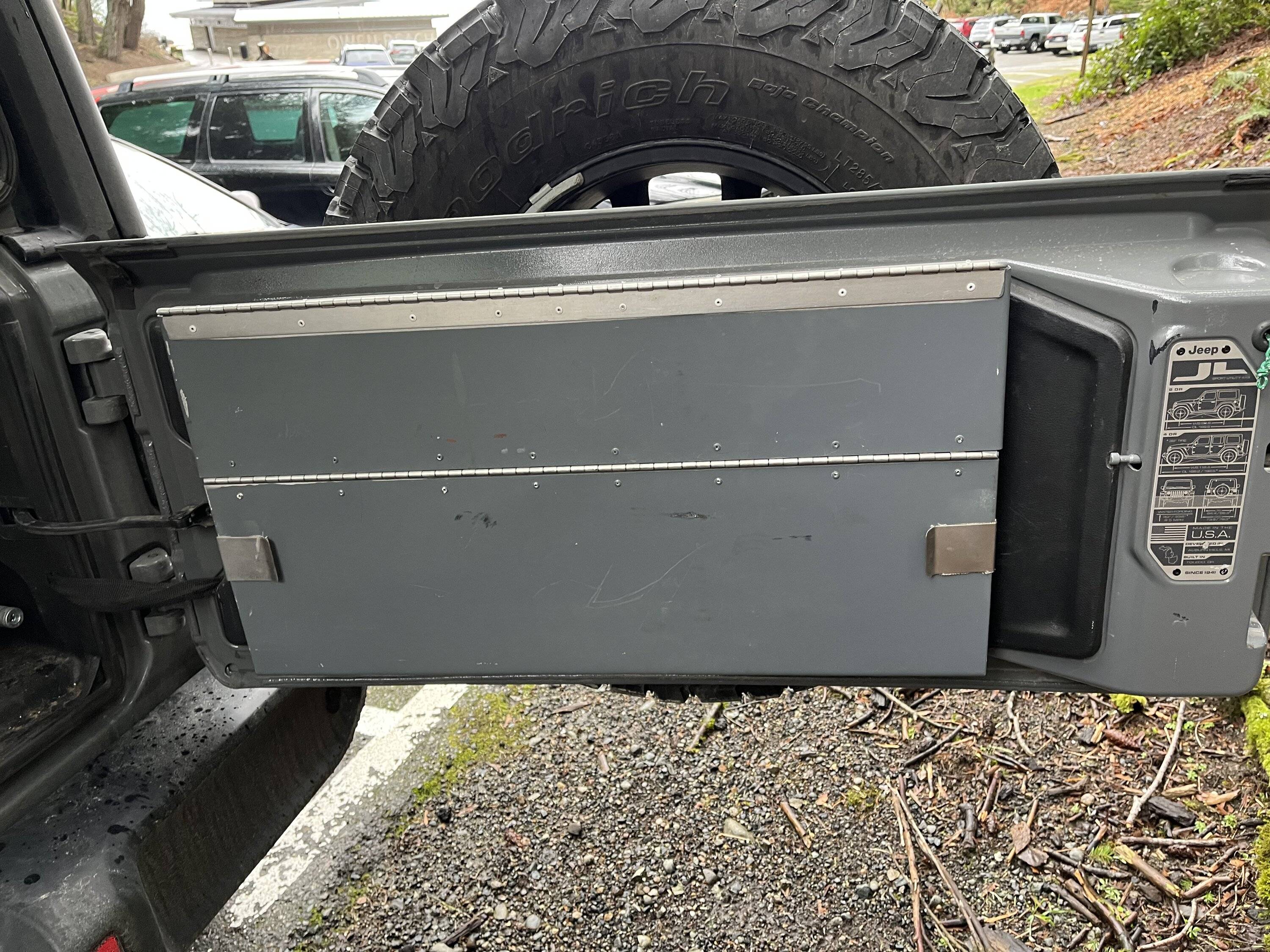 Jeep Wrangler JL DIY tailgate table kickstand ideas needed B698A509-305F-4FB7-A689-A17F9880AB34