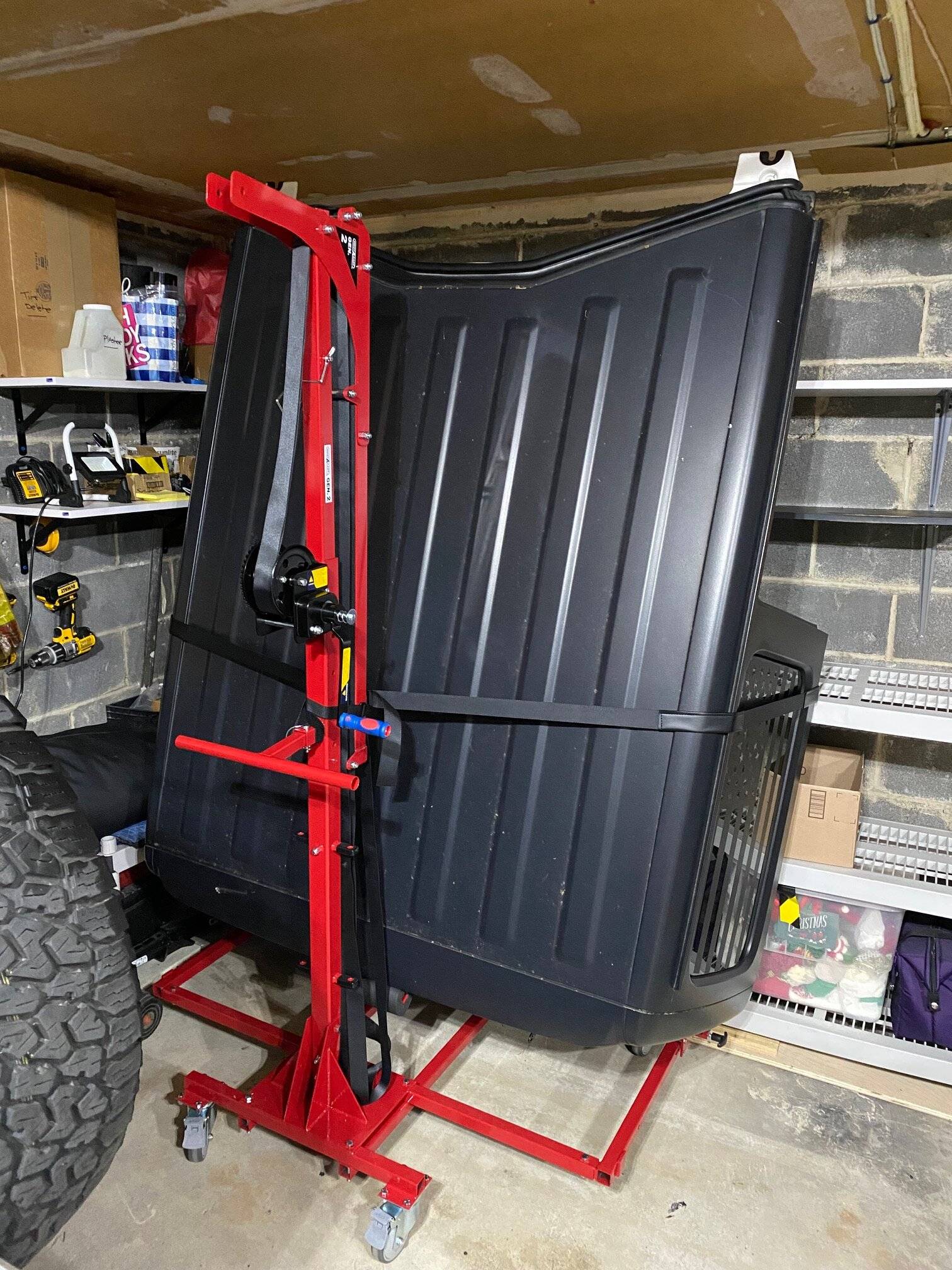 Jeep Wrangler JL Basic garage floor hardtop storage options IMG_5035