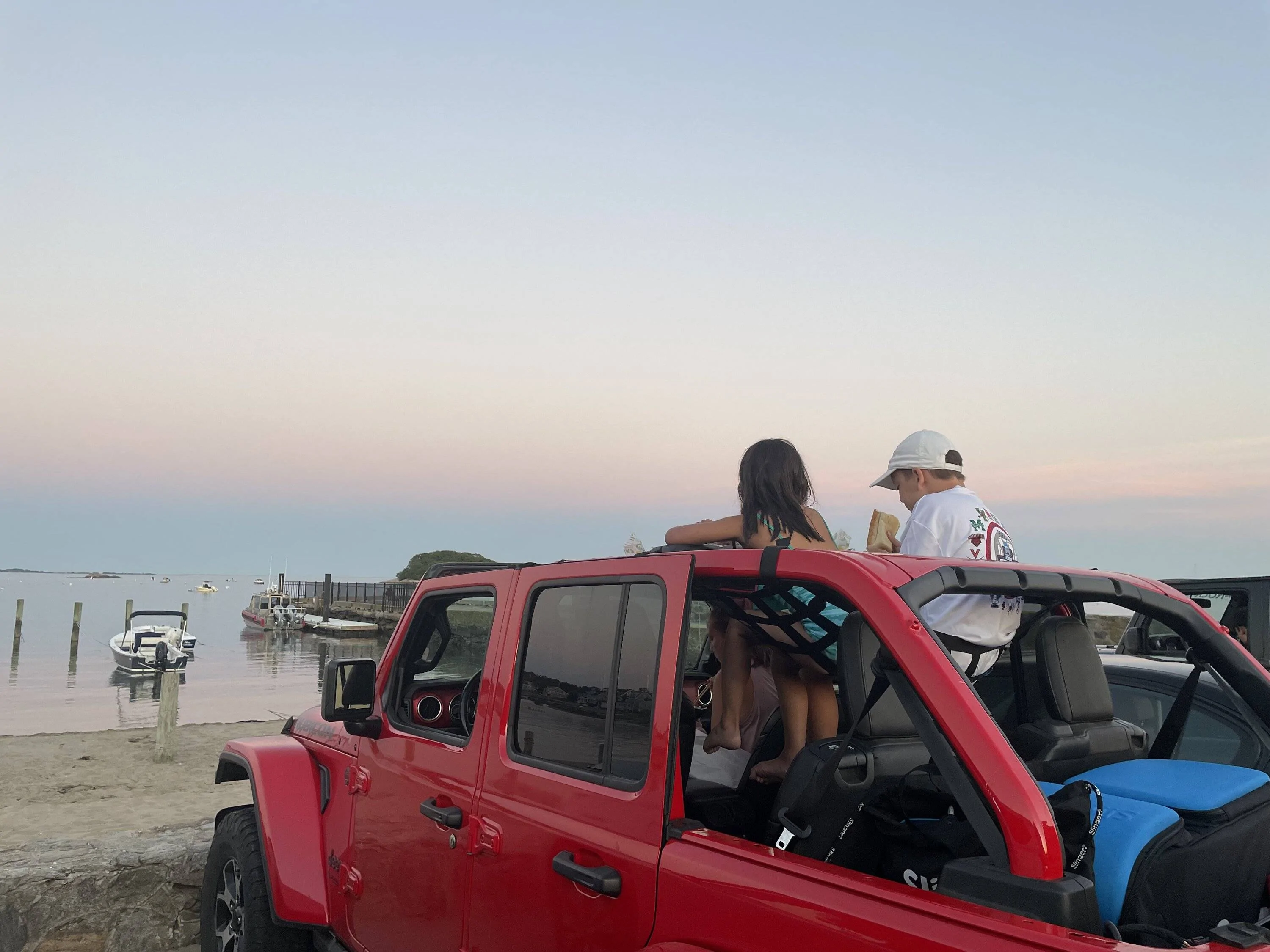 Jeep Wrangler JL Can I sit on the crossbar? J