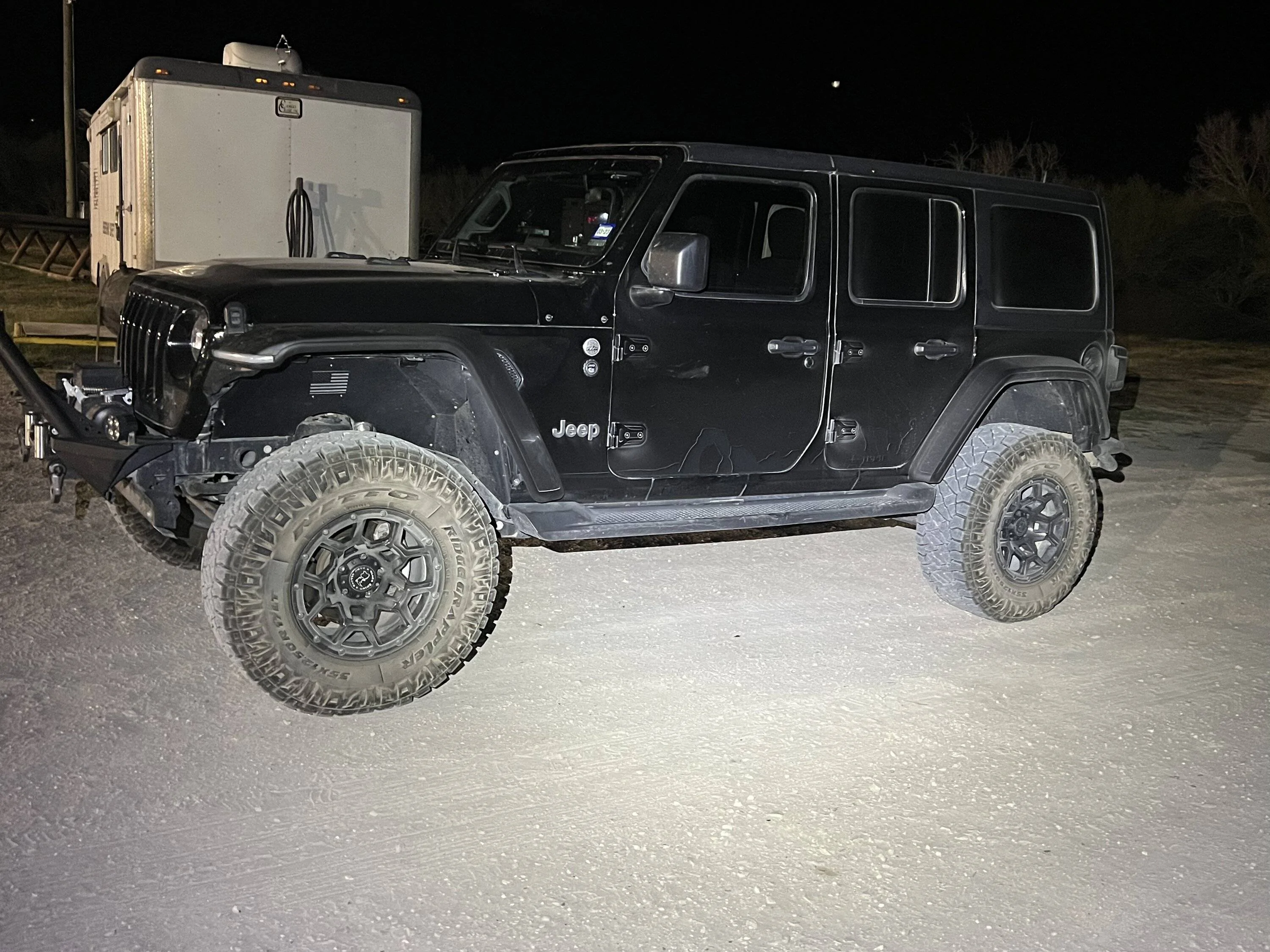 Jeep Wrangler JL Bushwacker Hyperform Trash? EE0362C1-20FA-4022-BDBC-19C76D38F0A7