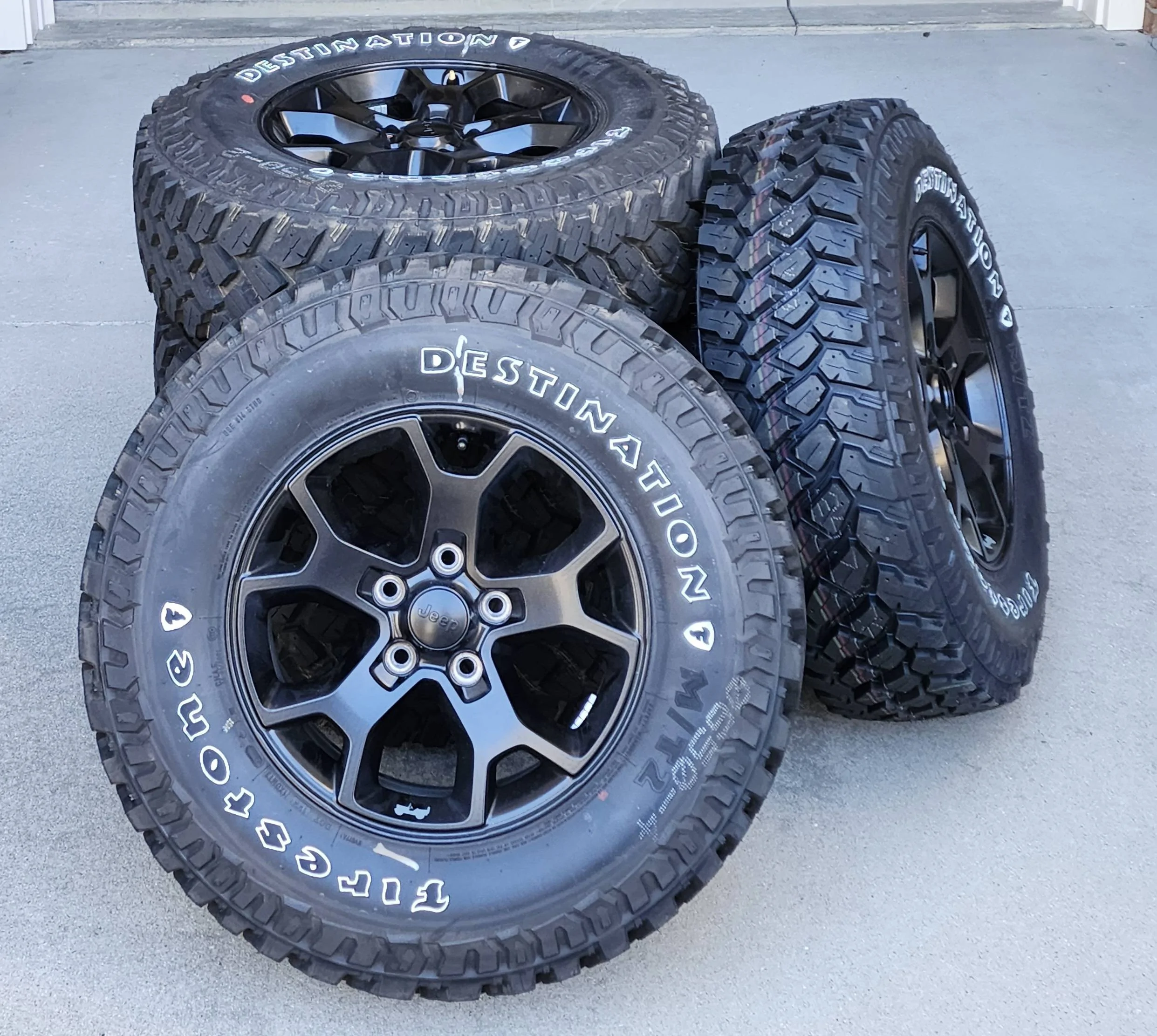 Jeep Wrangler JL Willys takeoff wheels & tires (5) - $850 20230207_130314